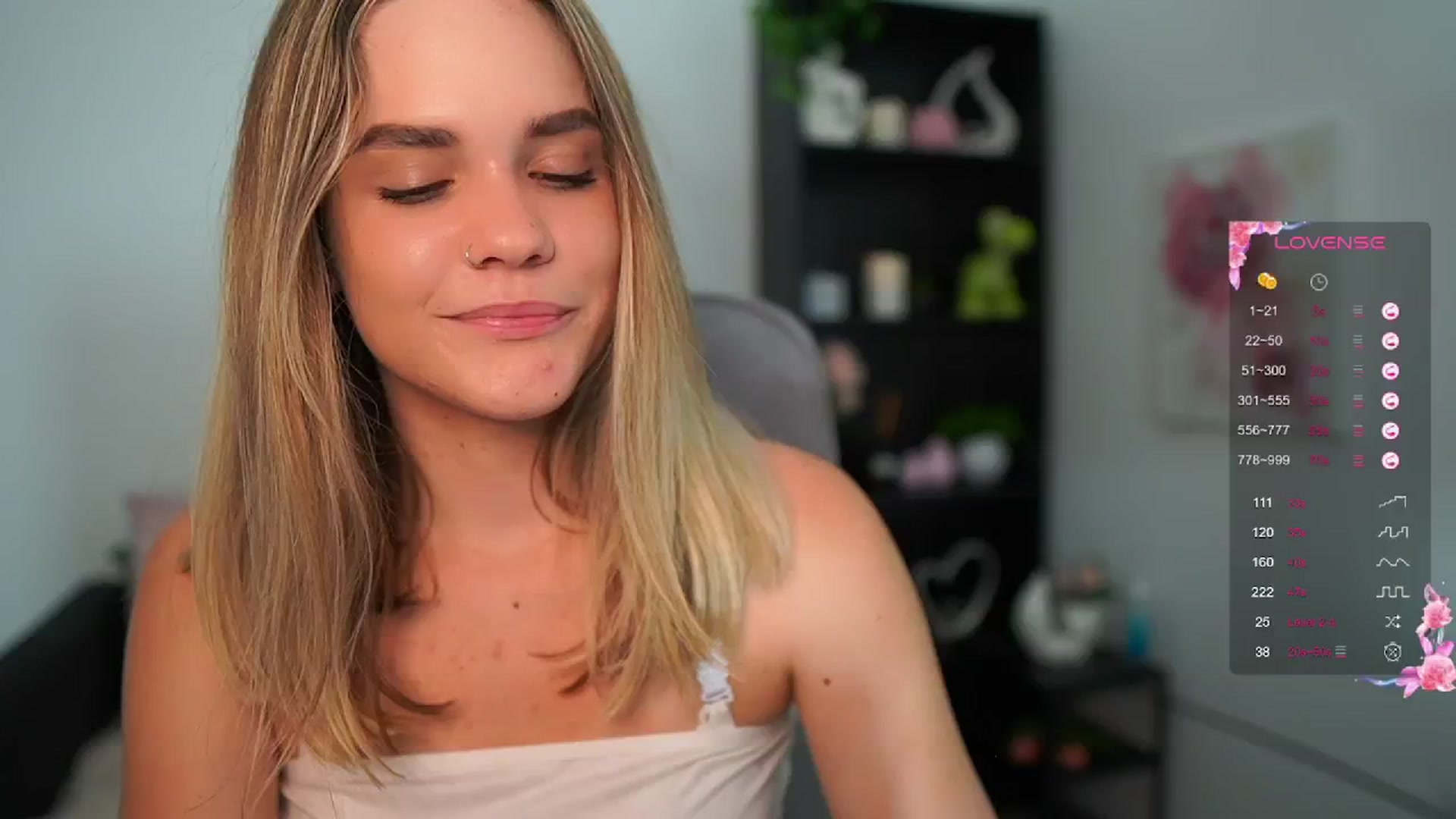 Gallery image thumbnail from Skyla_Novea_'s myfreecams stream on, 06/05/2024, 15:22 image 6 of 20