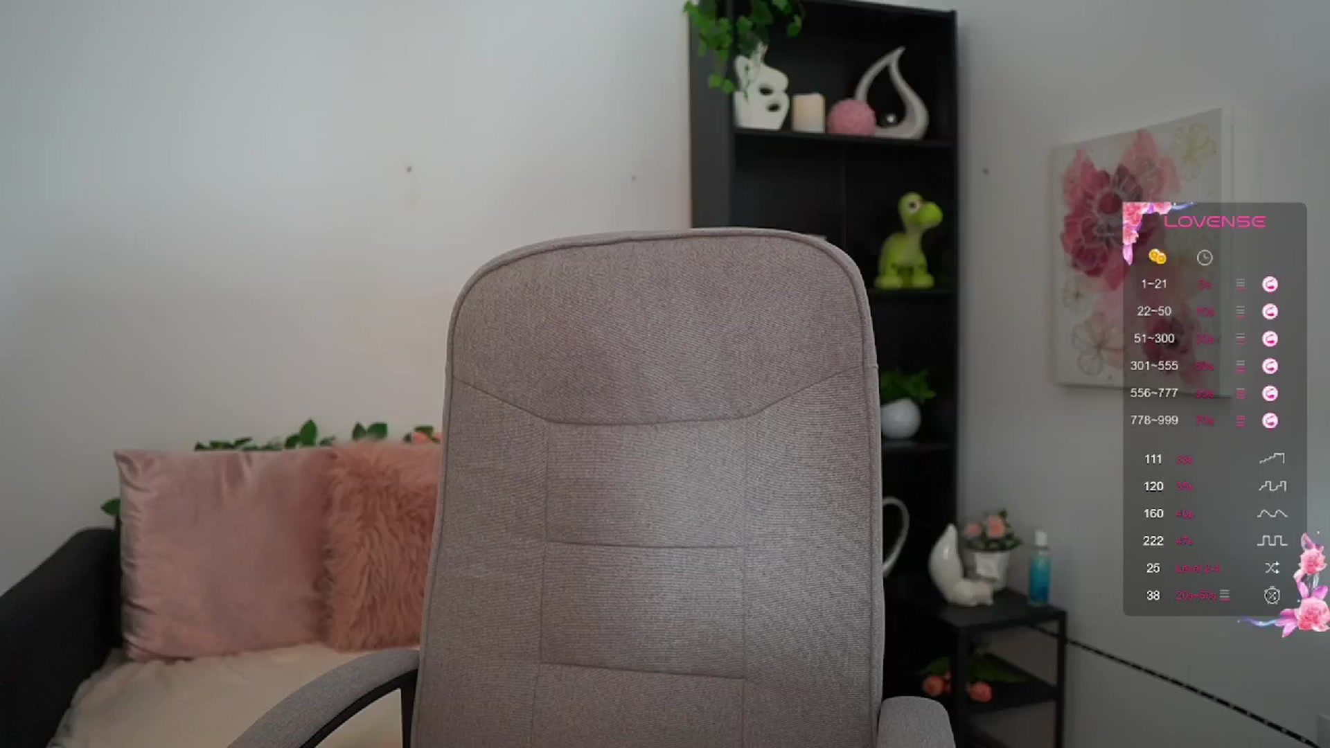 Gallery image thumbnail from Skyla_Novea_'s myfreecams stream on, 06/05/2024, 17:58 image 9 of 20