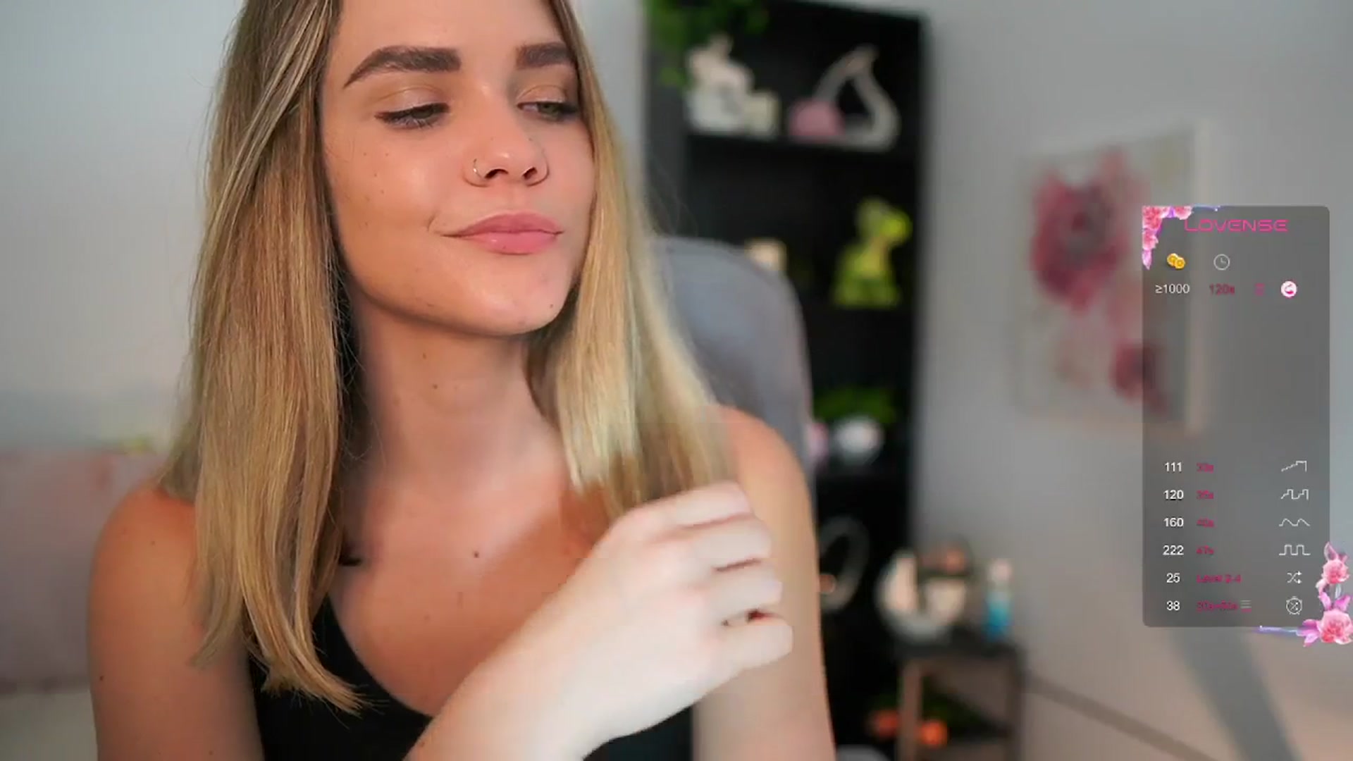 Gallery image thumbnail from Skyla_Novea_'s myfreecams stream on, 06/06/2024, 18:39 image 17 of 20