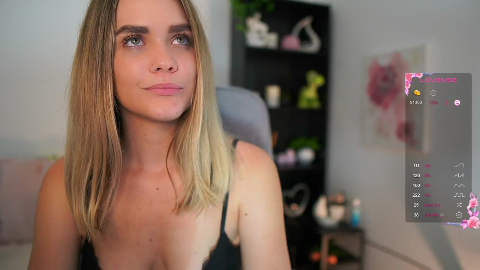 Gallery image thumbnail from Skyla_Novea_'s myfreecams stream on, 06/06/2024, 21:38 image 15 of 20