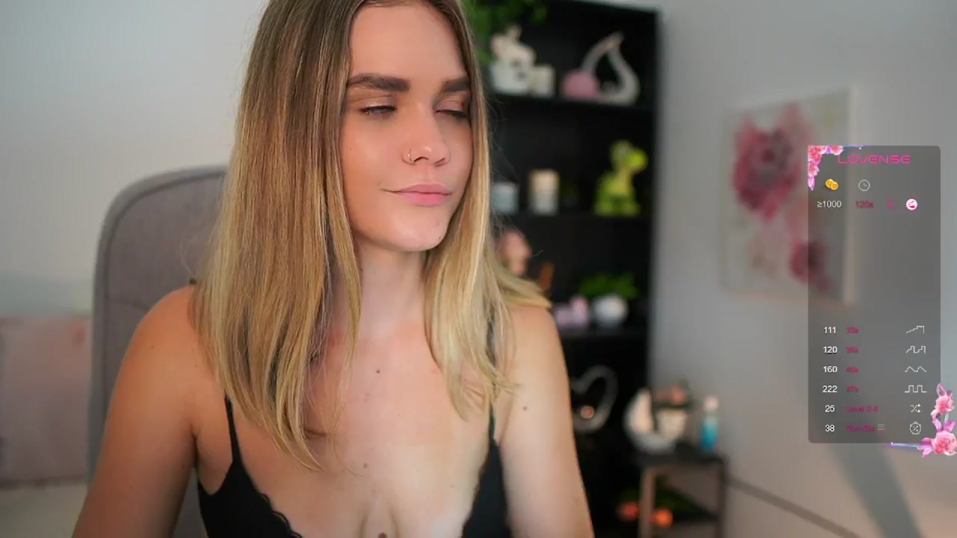 Gallery image thumbnail from Skyla_Novea_'s myfreecams stream on, 06/06/2024, 21:38 image 14 of 20