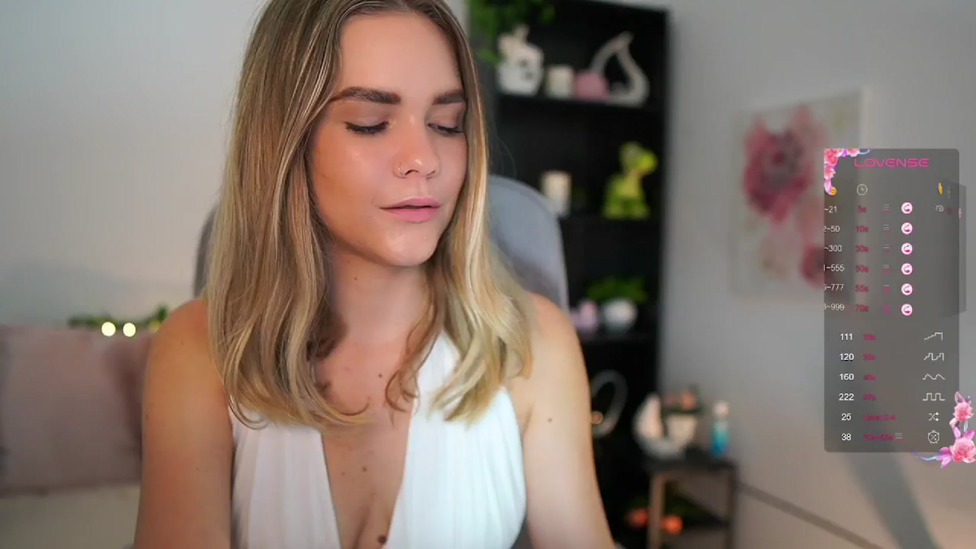 Gallery image thumbnail from Skyla_Novea_'s myfreecams stream on, 06/07/2024, 16:31 image 4 of 20