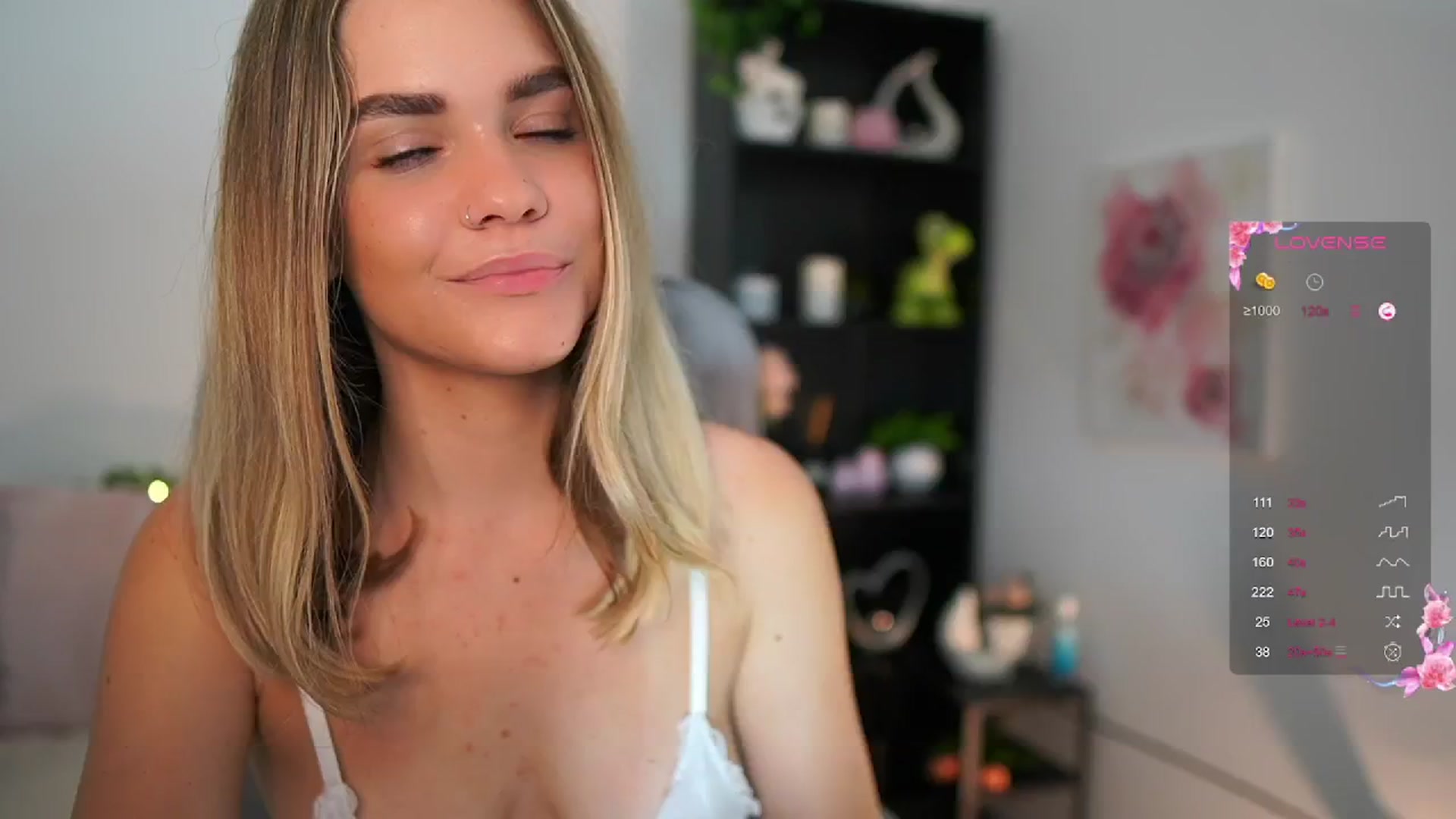 Gallery image thumbnail from Skyla_Novea_'s myfreecams stream on, 06/07/2024, 16:31 image 14 of 20