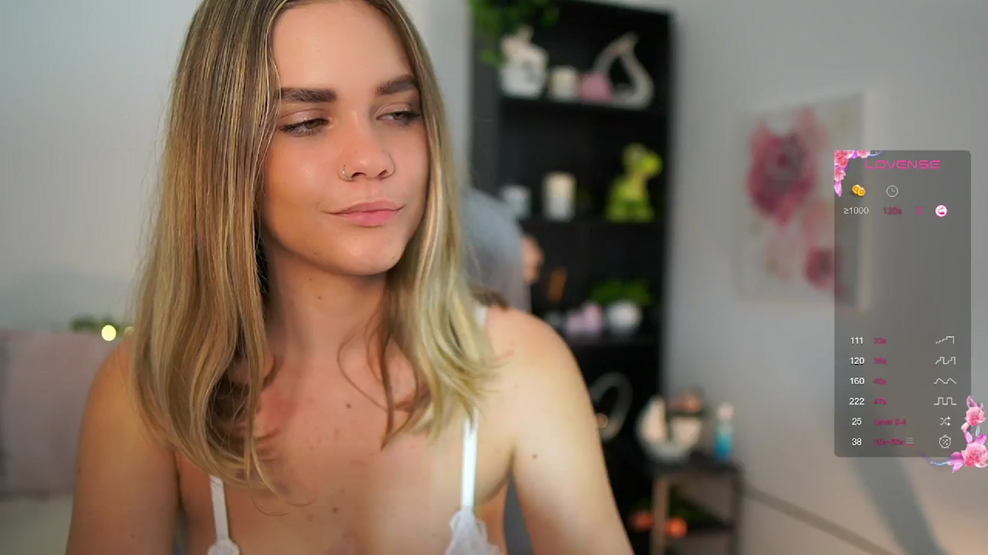 Gallery image thumbnail from Skyla_Novea_'s myfreecams stream on, 06/07/2024, 16:31 image 16 of 20