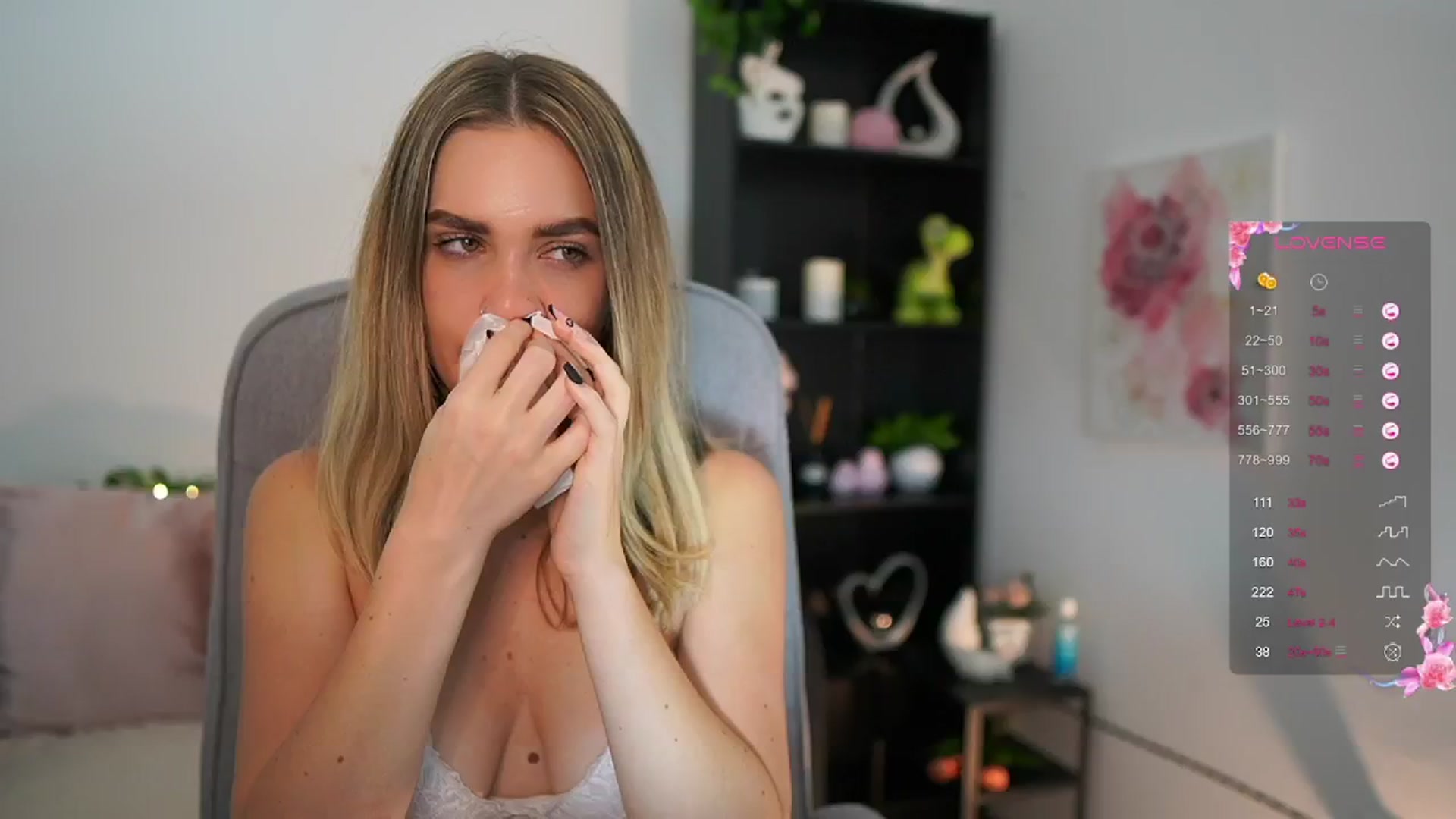 Gallery image thumbnail from Skyla_Novea_'s myfreecams stream on, 06/07/2024, 16:31 image 17 of 20