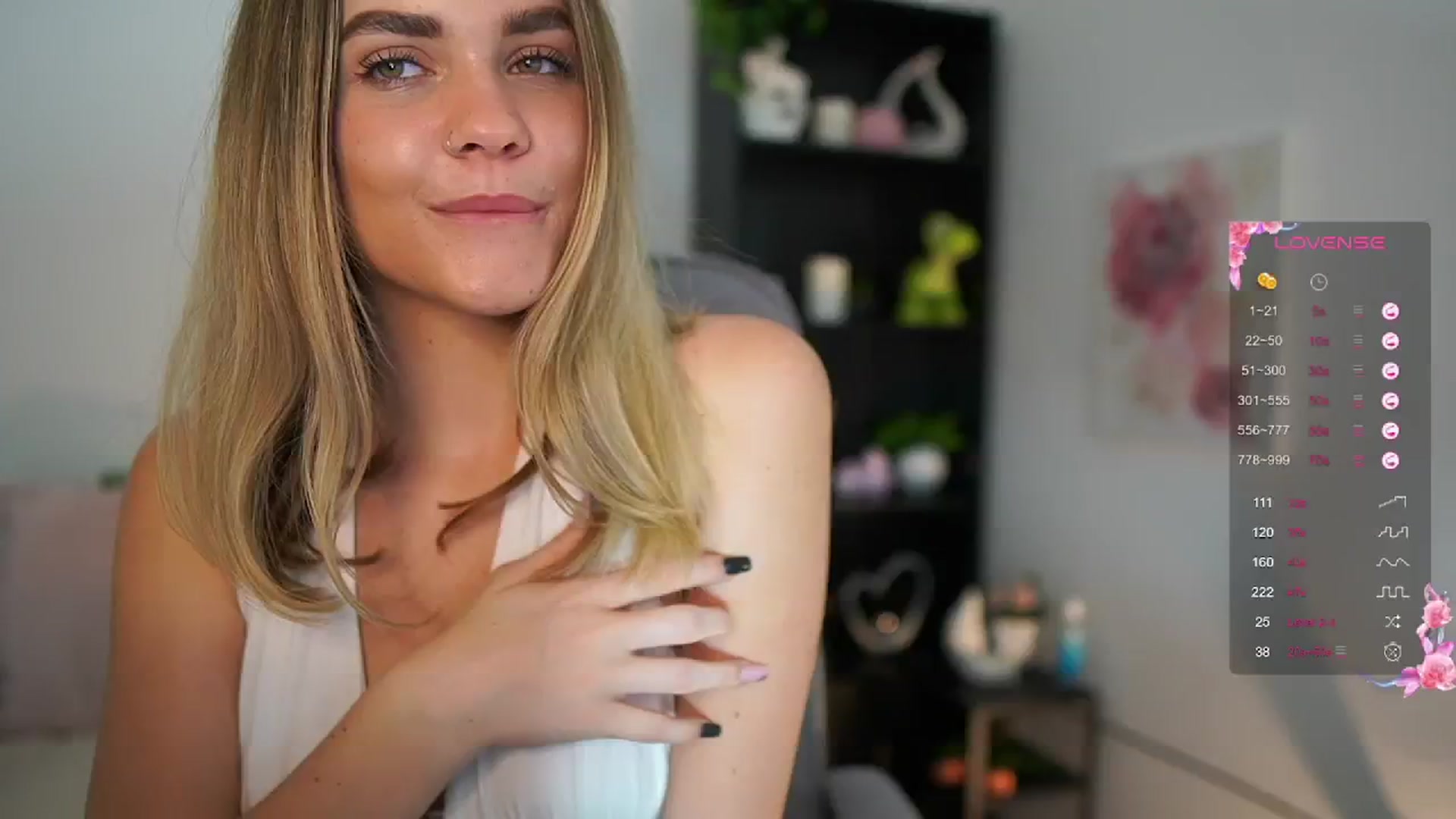 Gallery image thumbnail from Skyla_Novea_'s myfreecams stream on, 06/07/2024, 16:31 image 2 of 20