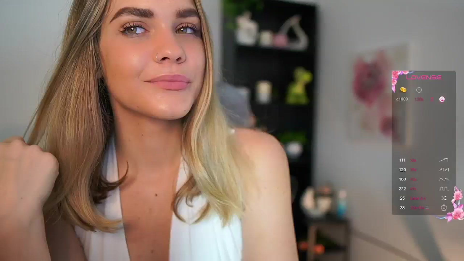 Gallery image thumbnail from Skyla_Novea_'s myfreecams stream on, 06/07/2024, 16:31 image 1 of 20