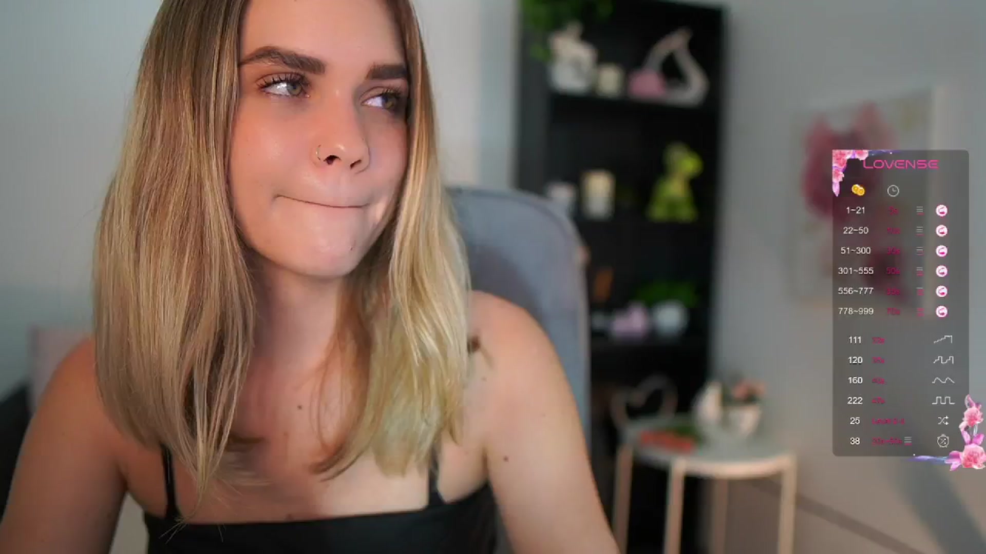 Gallery image thumbnail from Skyla_Novea_'s myfreecams stream on, 06/12/2024, 10:53 image 2 of 20