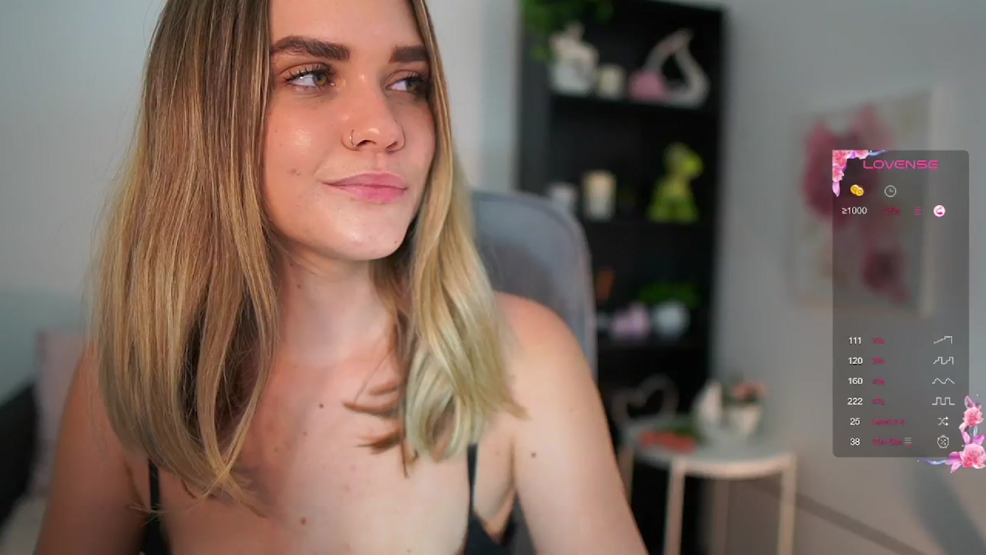 Gallery image thumbnail from Skyla_Novea_'s myfreecams stream on, 06/12/2024, 12:05 image 18 of 20