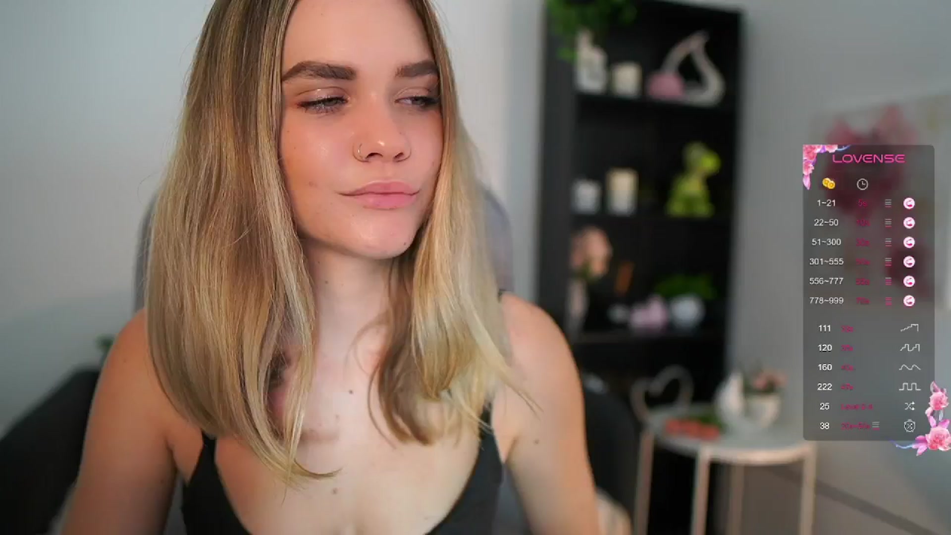 Gallery image thumbnail from Skyla_Novea_'s myfreecams stream on, 06/13/2024, 08:54 image 14 of 20