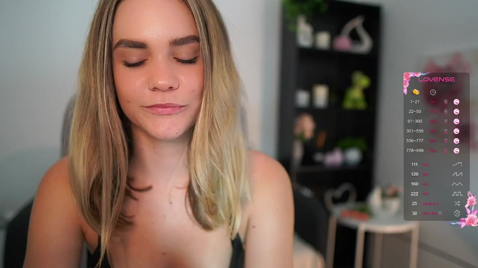 Gallery image thumbnail from Skyla_Novea_'s myfreecams stream on, 06/13/2024, 12:04 image 17 of 20