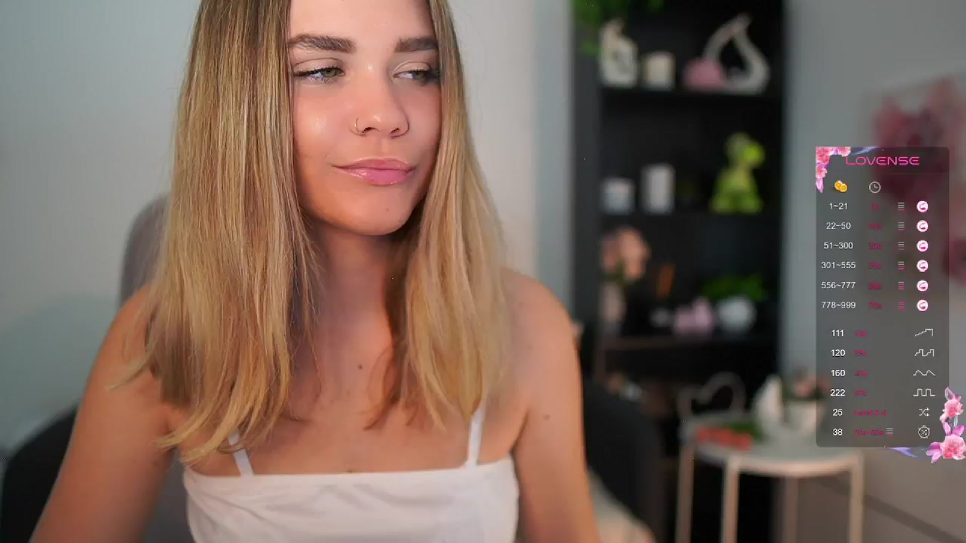 Gallery image thumbnail from Skyla_Novea_'s myfreecams stream on, 06/14/2024, 09:02 image 16 of 20