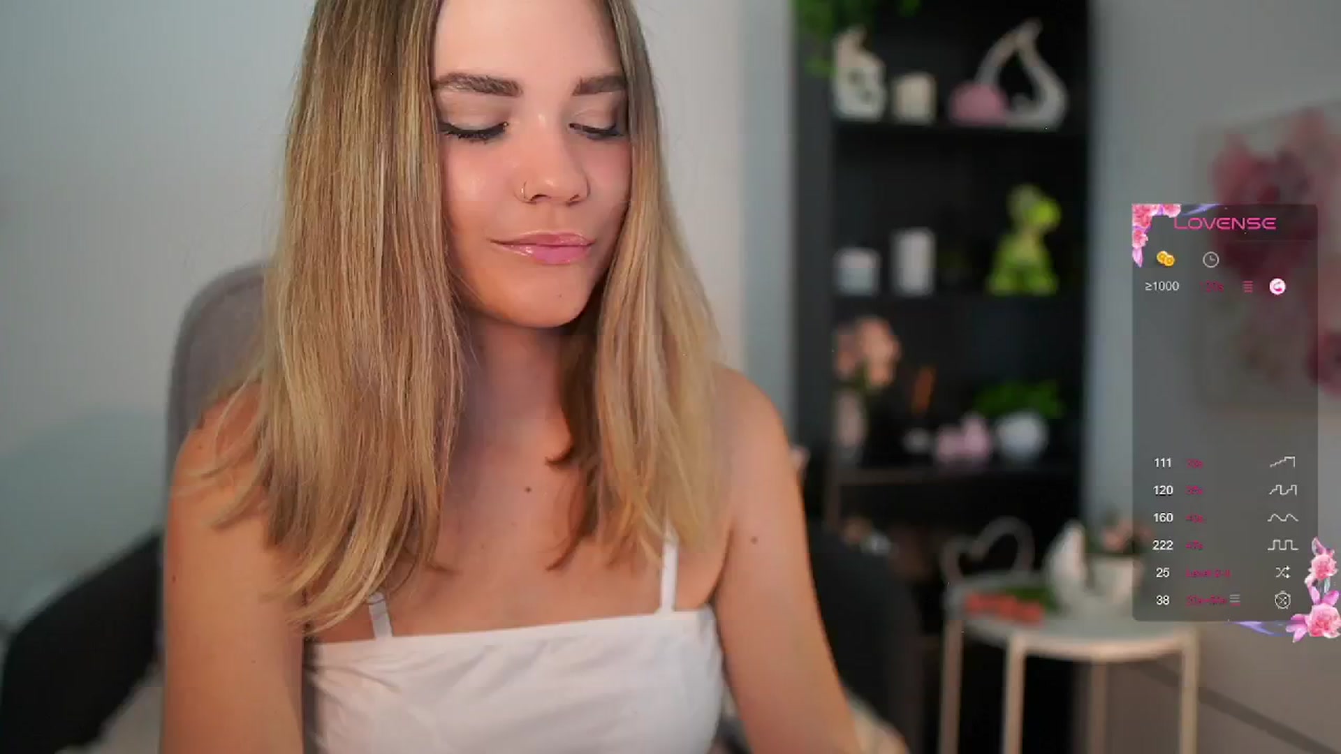 Gallery image thumbnail from Skyla_Novea_'s myfreecams stream on, 06/14/2024, 09:02 image 14 of 20