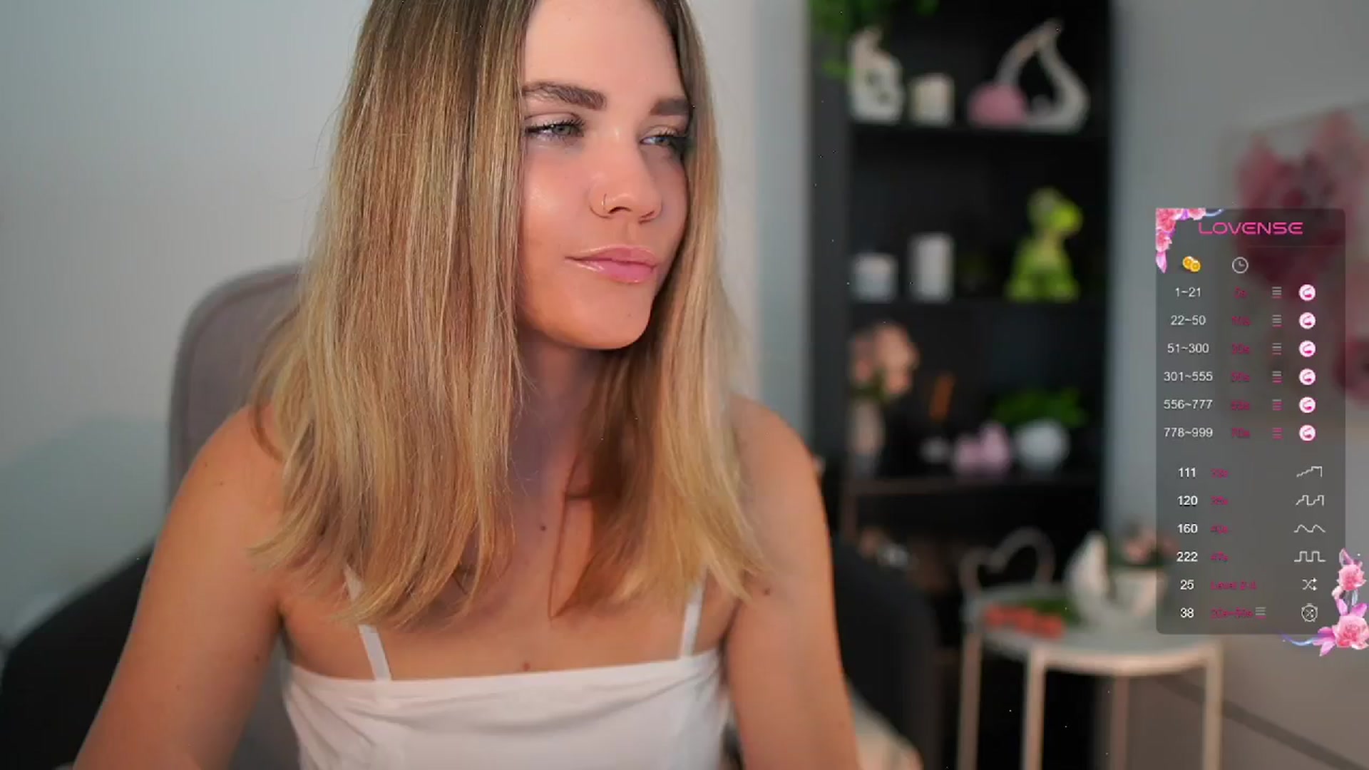 Gallery image thumbnail from Skyla_Novea_'s myfreecams stream on, 06/14/2024, 09:02 image 3 of 20