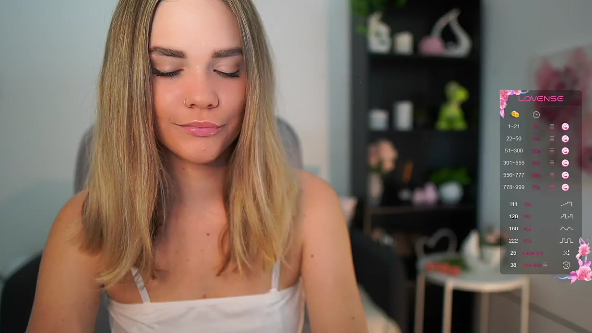 Gallery image thumbnail from Skyla_Novea_'s myfreecams stream on, 06/14/2024, 09:02 image 19 of 20