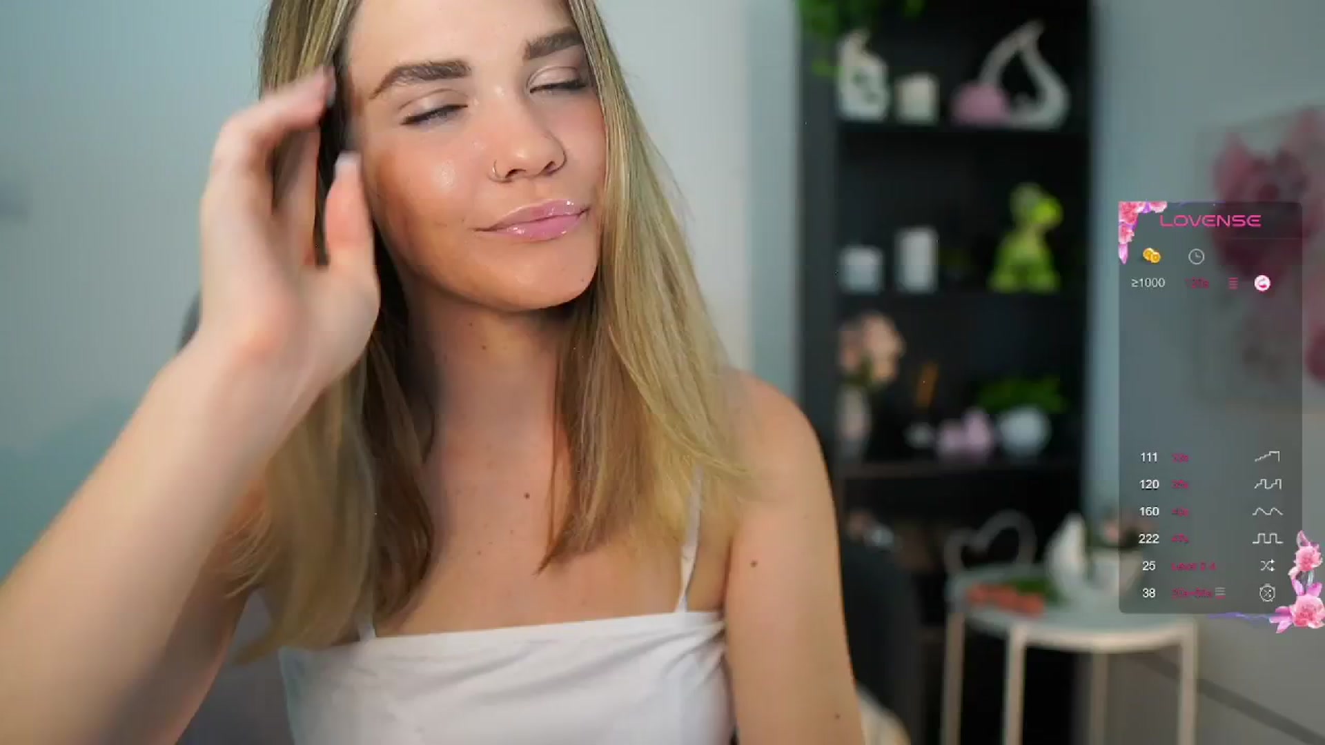 Gallery image thumbnail from Skyla_Novea_'s myfreecams stream on, 06/14/2024, 10:05 image 14 of 20