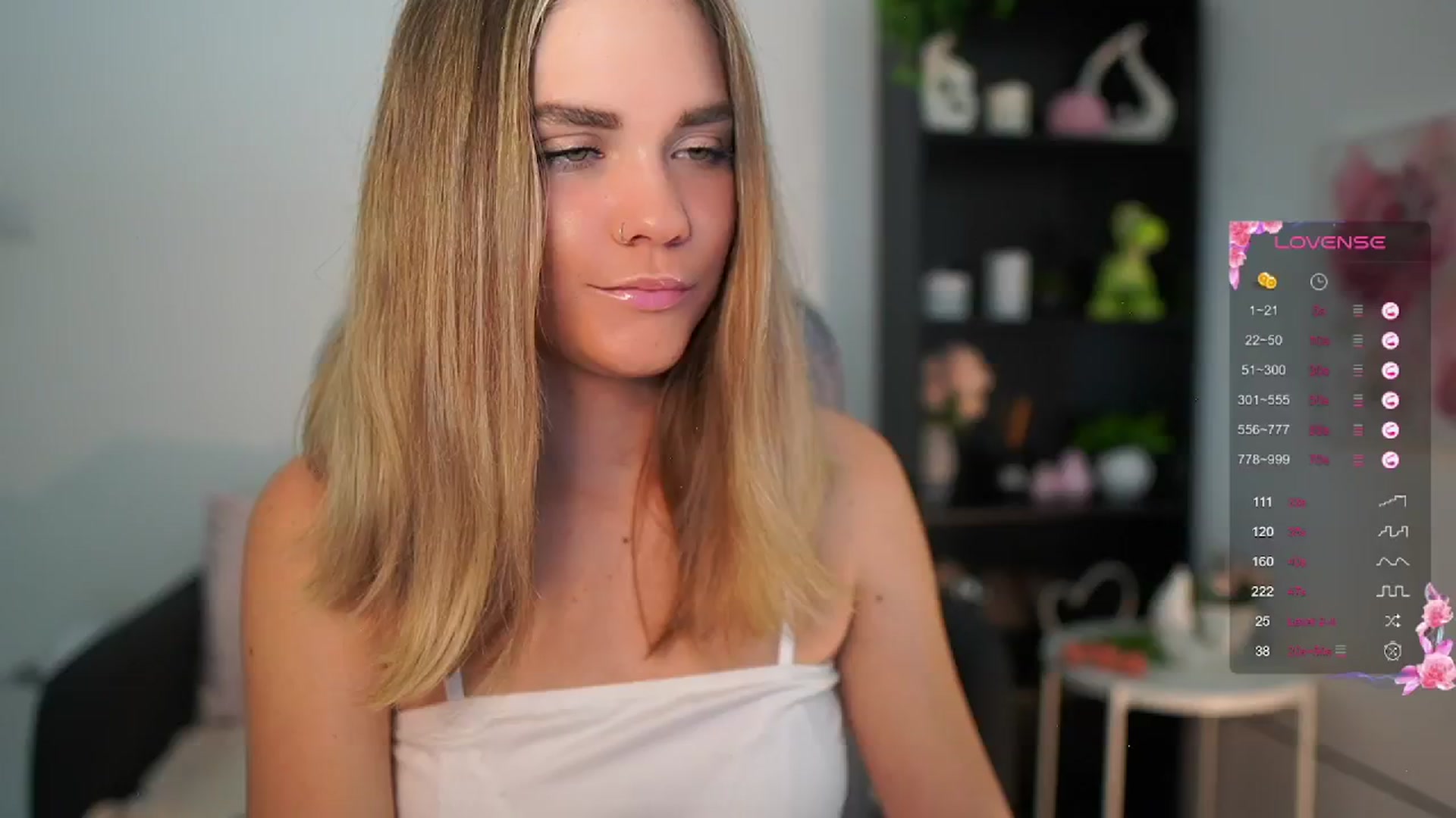 Gallery image thumbnail from Skyla_Novea_'s myfreecams stream on, 06/14/2024, 10:05 image 18 of 20