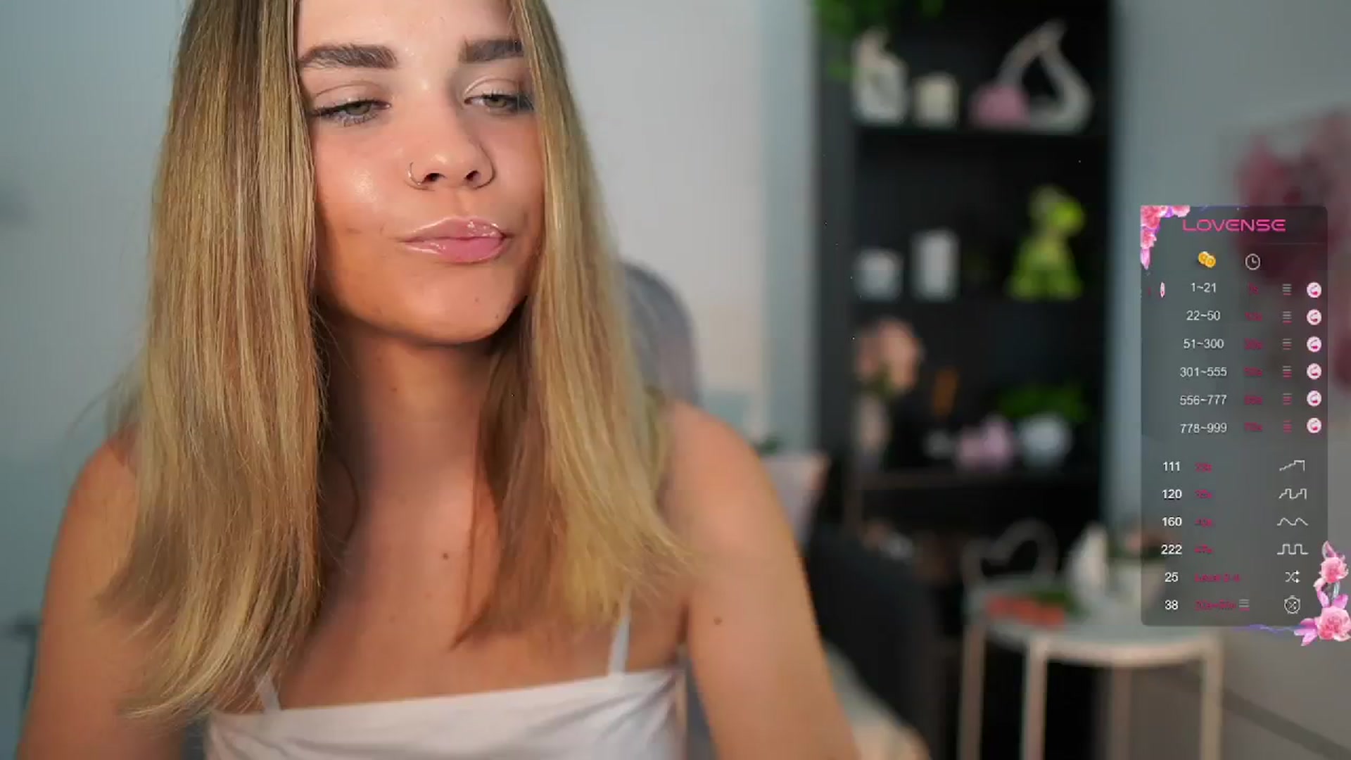 Gallery image thumbnail from Skyla_Novea_'s myfreecams stream on, 06/14/2024, 10:05 image 16 of 20