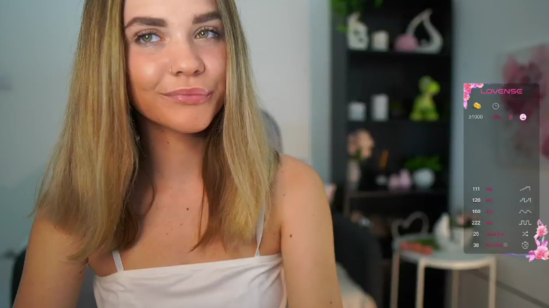 Gallery image thumbnail from Skyla_Novea_'s myfreecams stream on, 06/14/2024, 10:05 image 13 of 20