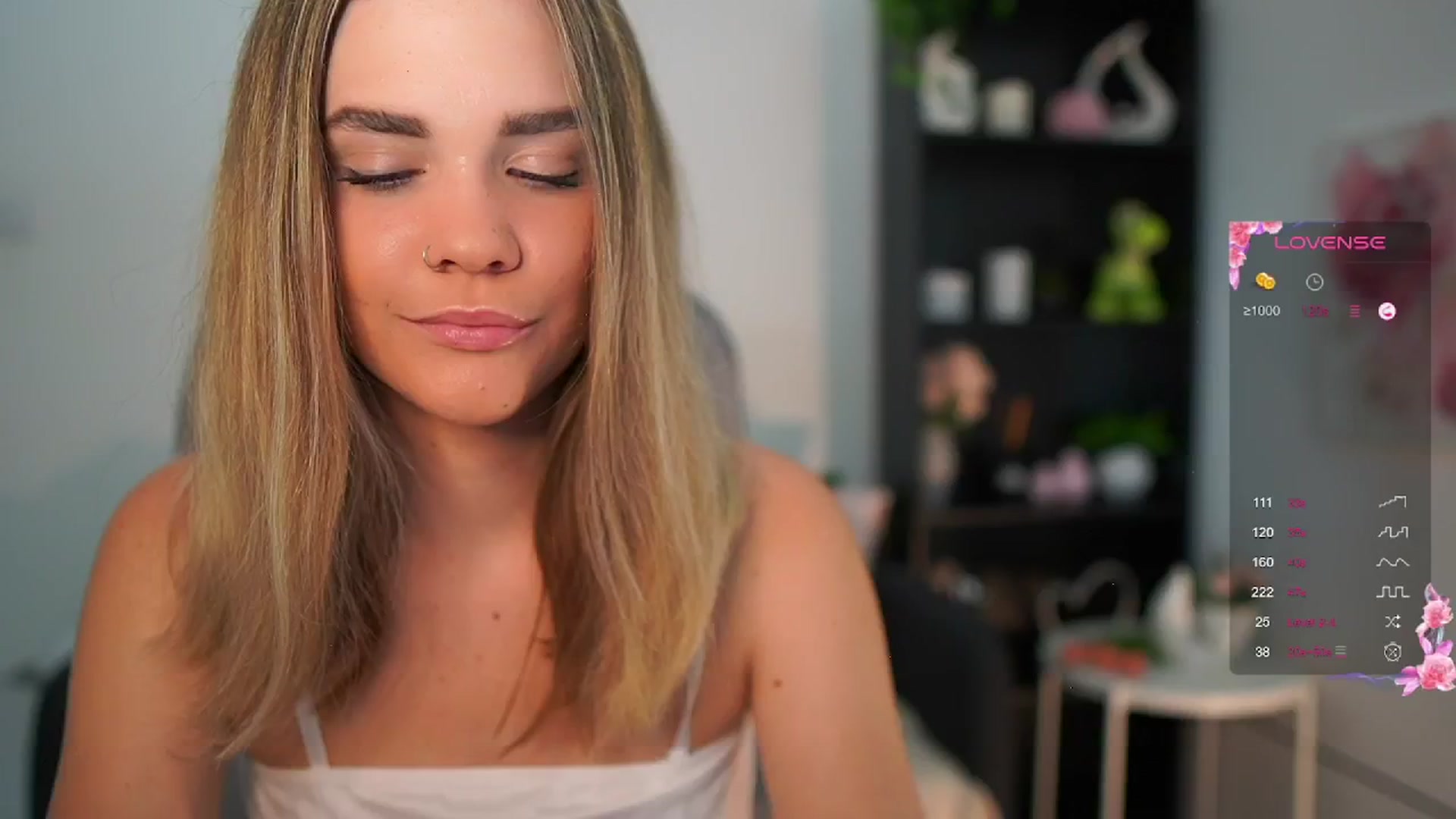 Gallery image thumbnail from Skyla_Novea_'s myfreecams stream on, 06/14/2024, 10:05 image 11 of 20