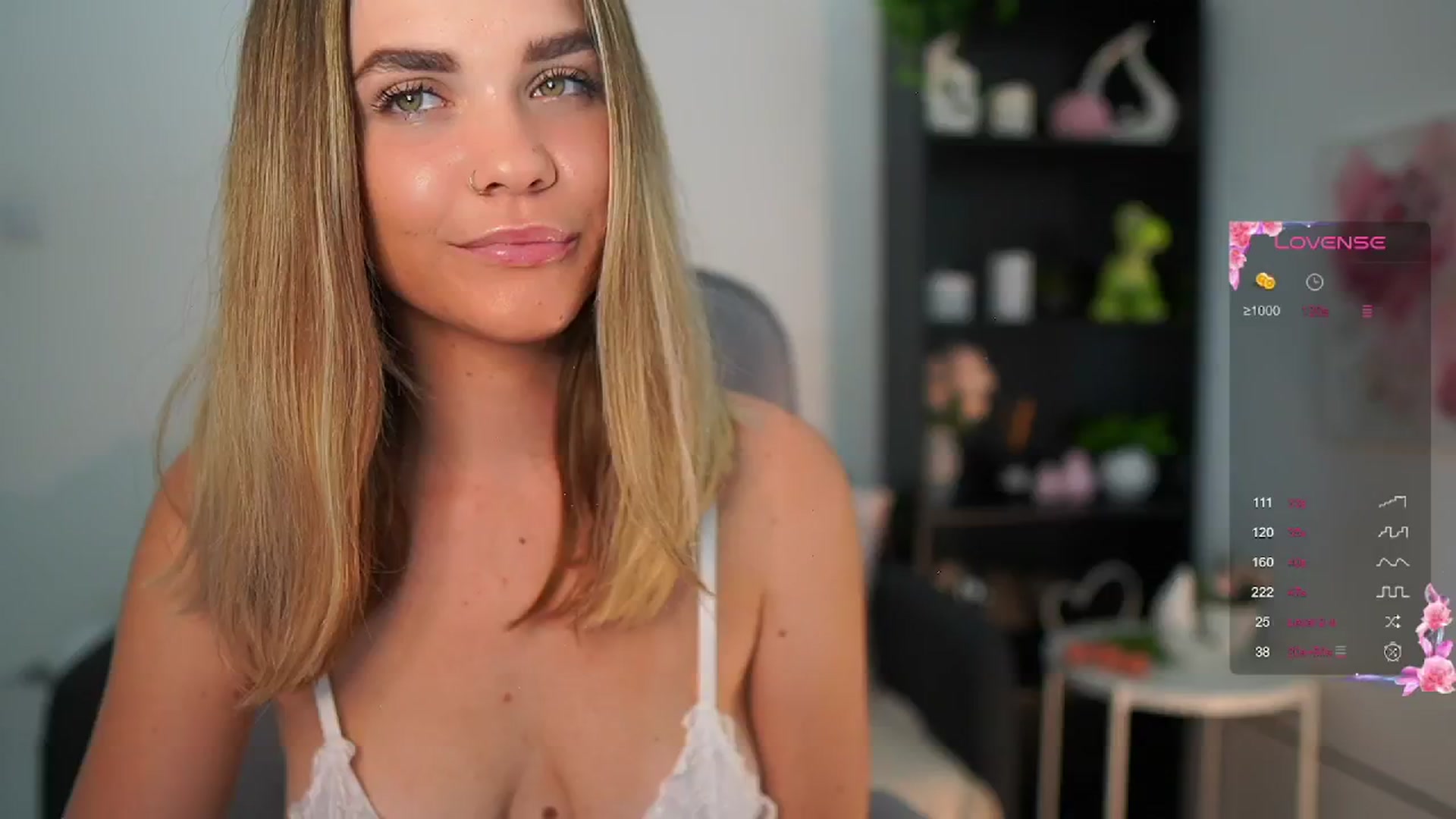 Gallery image thumbnail from Skyla_Novea_'s myfreecams stream on, 06/14/2024, 12:59 image 18 of 20