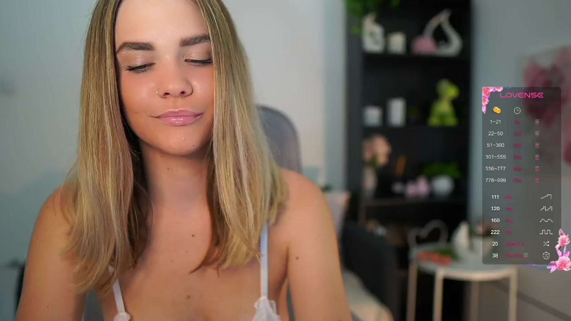 Gallery image thumbnail from Skyla_Novea_'s myfreecams stream on, 06/14/2024, 12:59 image 17 of 20