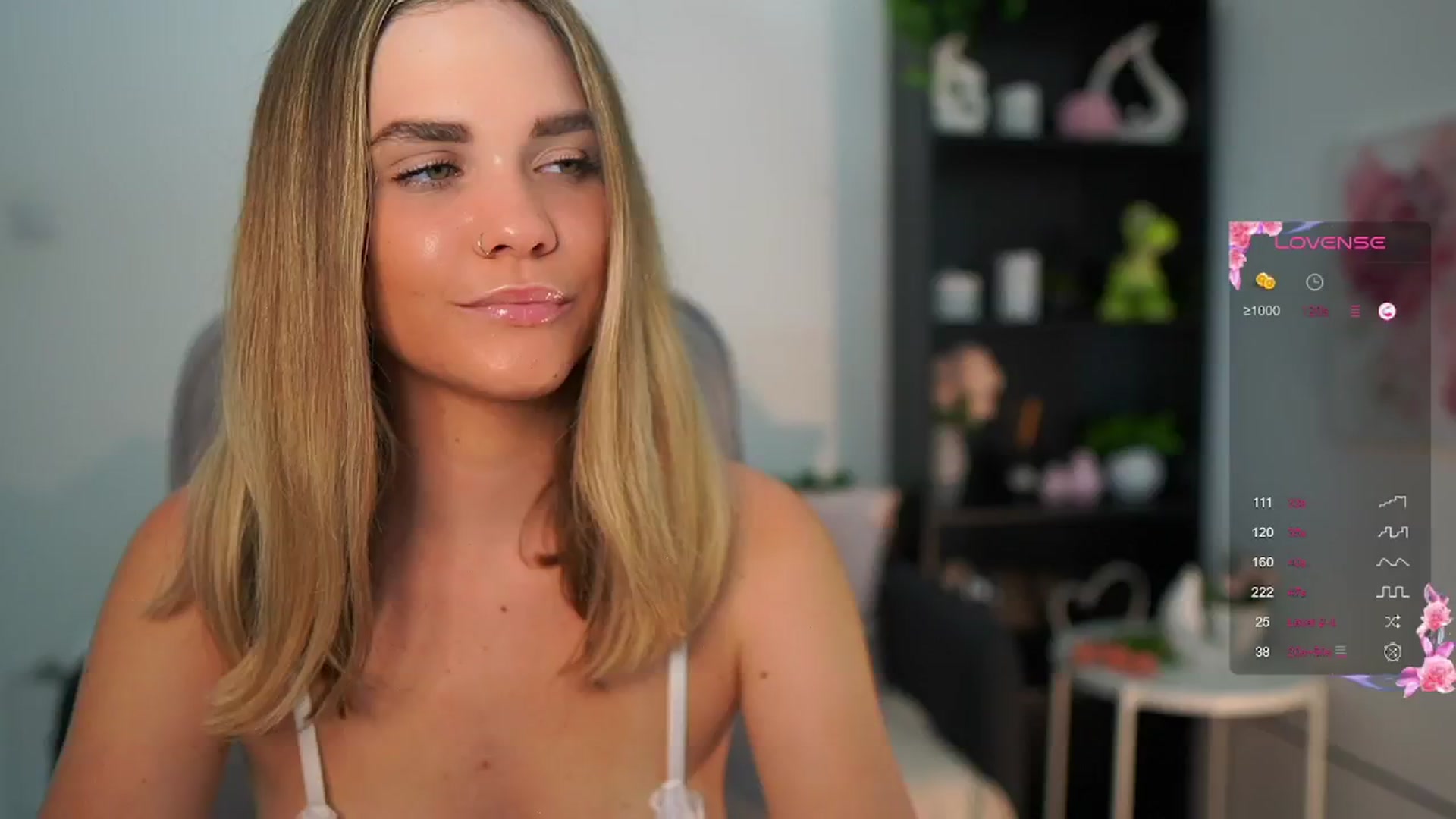 Gallery image thumbnail from Skyla_Novea_'s myfreecams stream on, 06/14/2024, 17:26 image 15 of 20