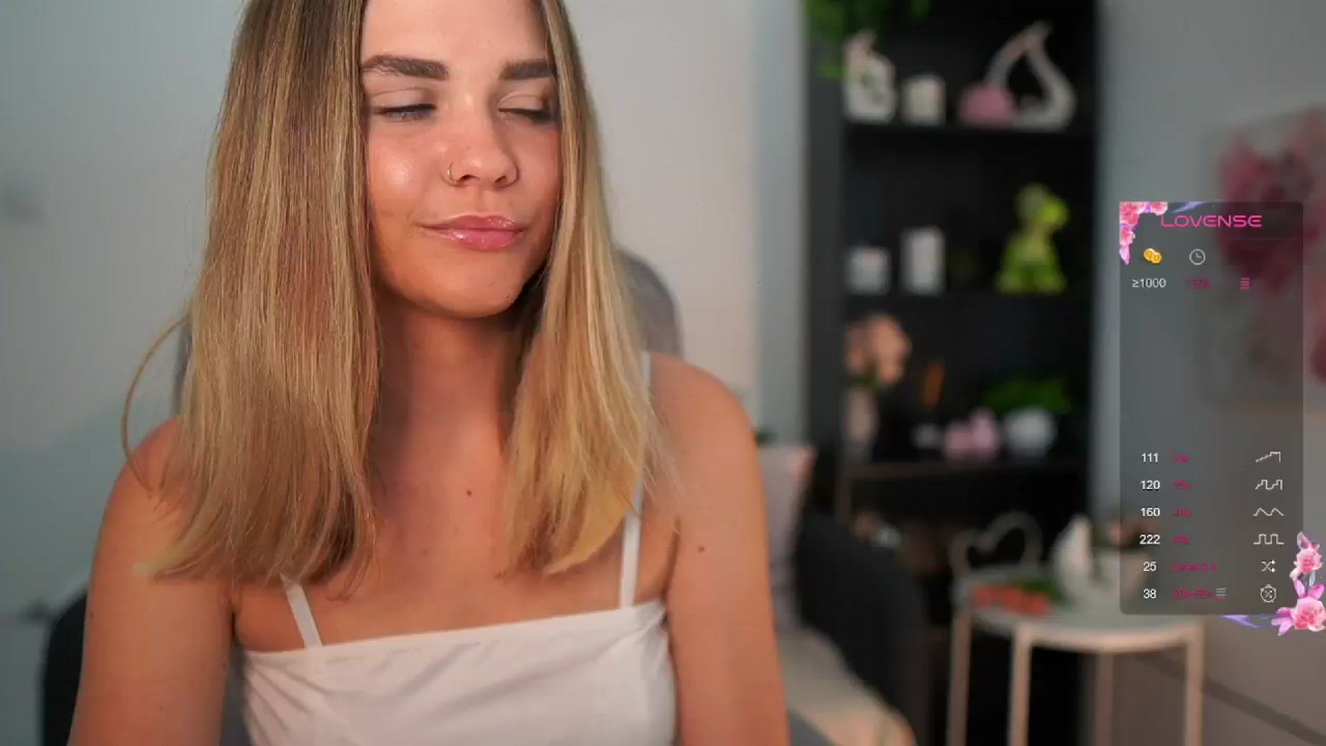 Gallery image thumbnail from Skyla_Novea_'s myfreecams stream on, 06/14/2024, 17:26 image 1 of 20