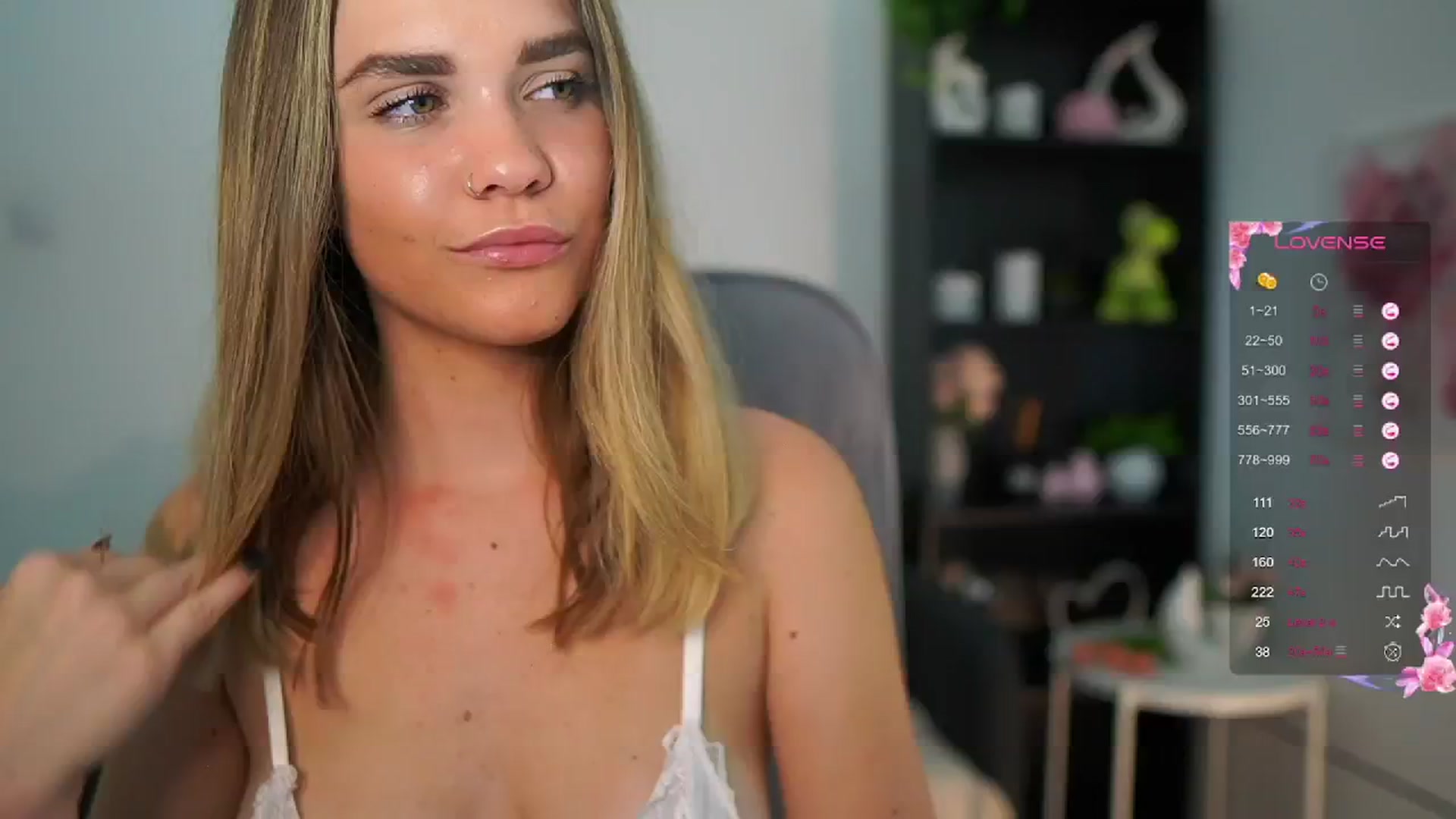 Gallery image thumbnail from Skyla_Novea_'s myfreecams stream on, 06/14/2024, 17:26 image 17 of 20