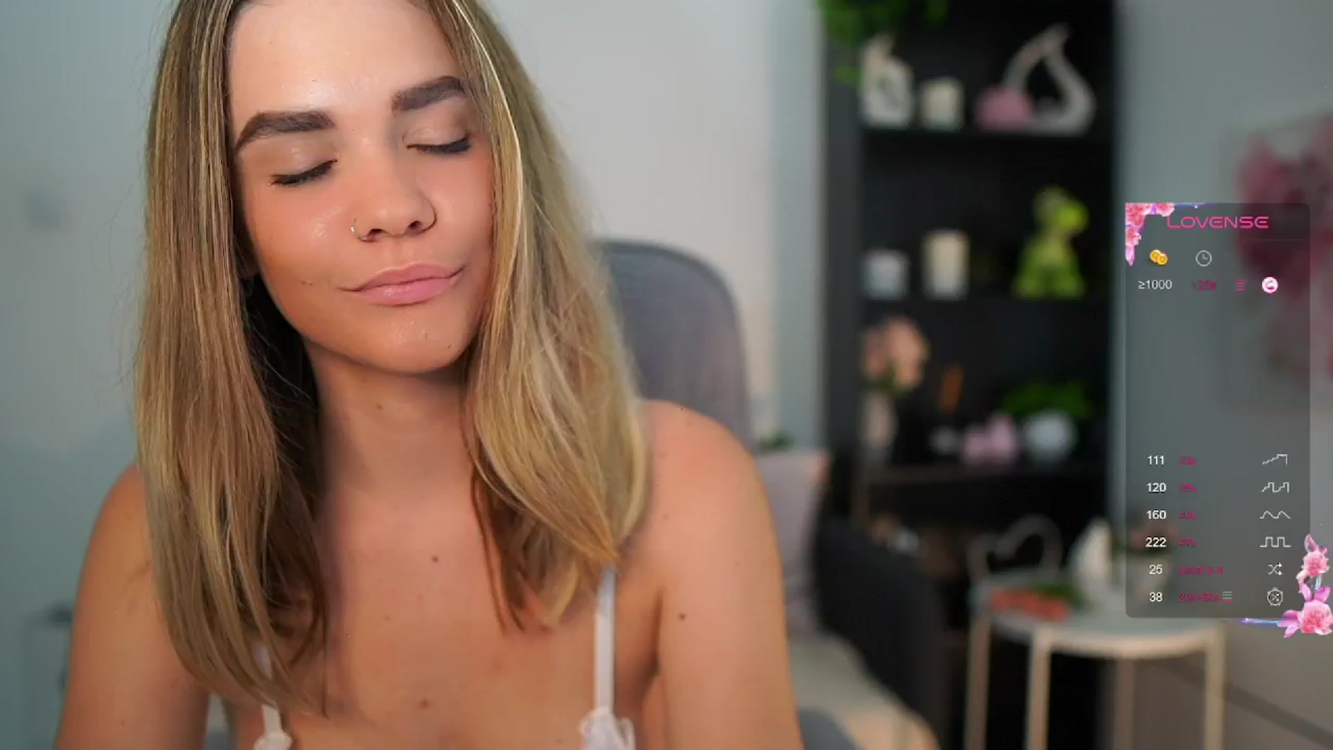 Gallery image thumbnail from Skyla_Novea_'s myfreecams stream on, 06/15/2024, 12:57 image 14 of 20