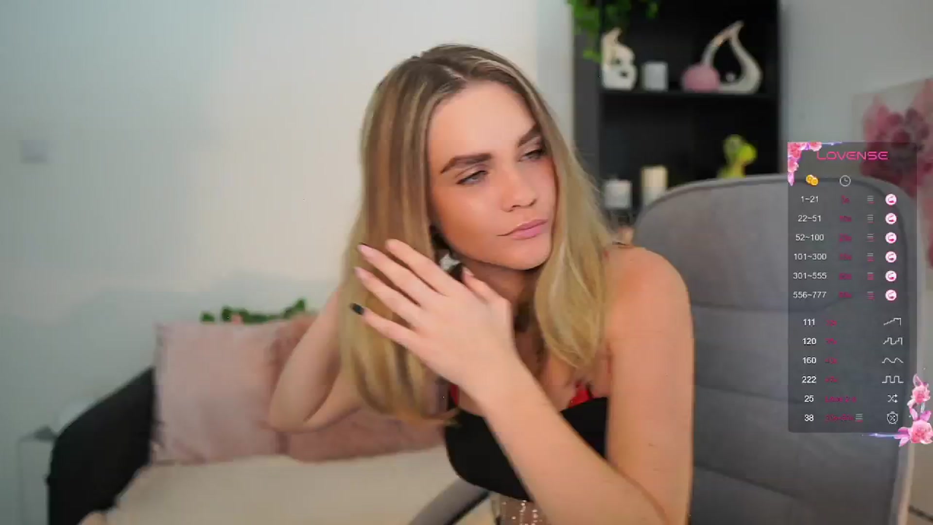Gallery image thumbnail from Skyla_Novea_'s myfreecams stream on, 06/17/2024, 14:58 image 3 of 20