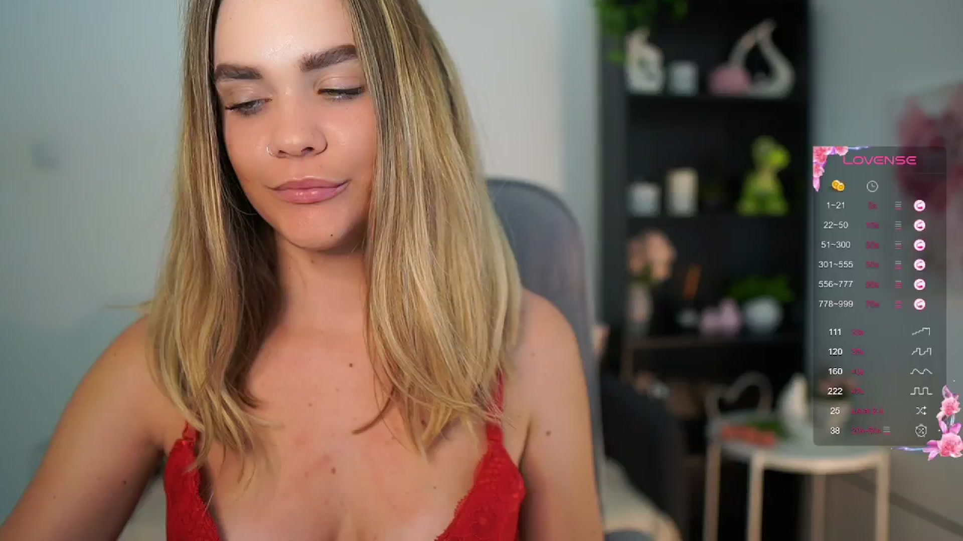 Gallery image thumbnail from Skyla_Novea_'s myfreecams stream on, 06/17/2024, 18:16 image 18 of 20