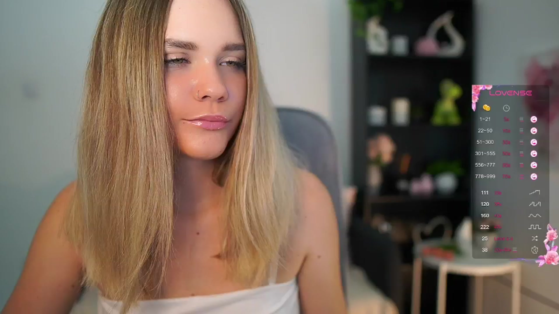 Gallery image thumbnail from Skyla_Novea_'s myfreecams stream on, 06/18/2024, 13:25 image 2 of 20