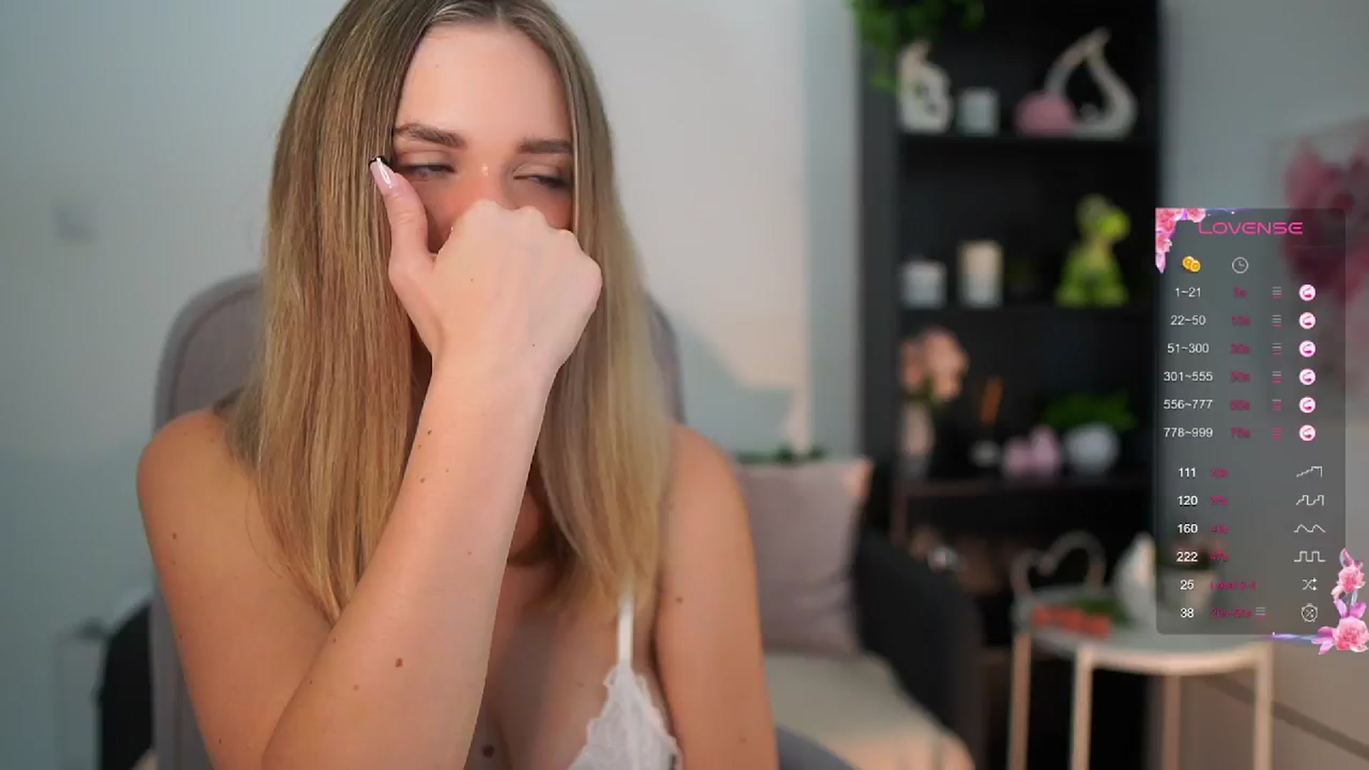 Gallery image thumbnail from Skyla_Novea_'s myfreecams stream on, 06/18/2024, 14:33 image 8 of 20