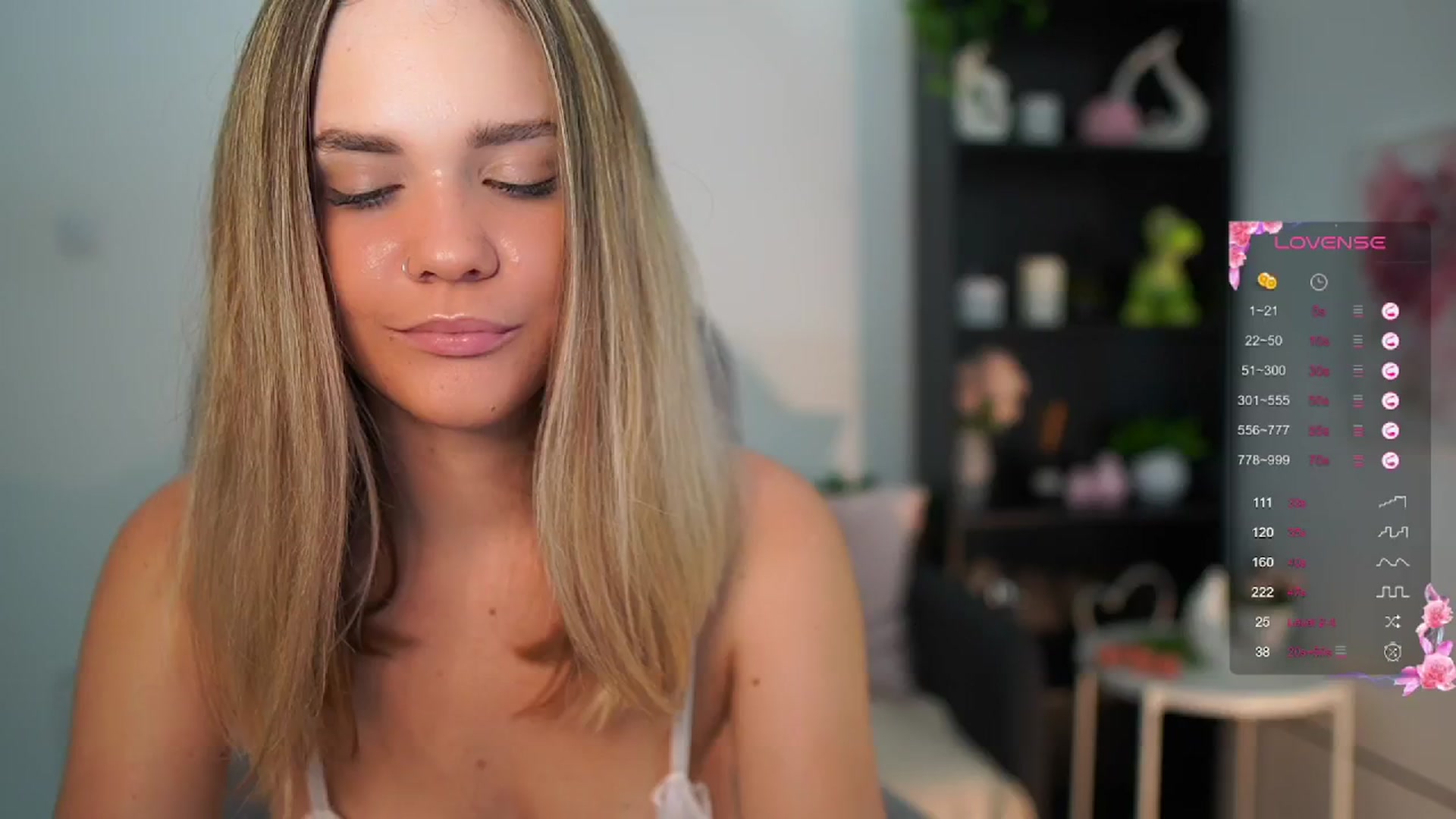 Gallery image thumbnail from Skyla_Novea_'s myfreecams stream on, 06/18/2024, 14:33 image 7 of 20