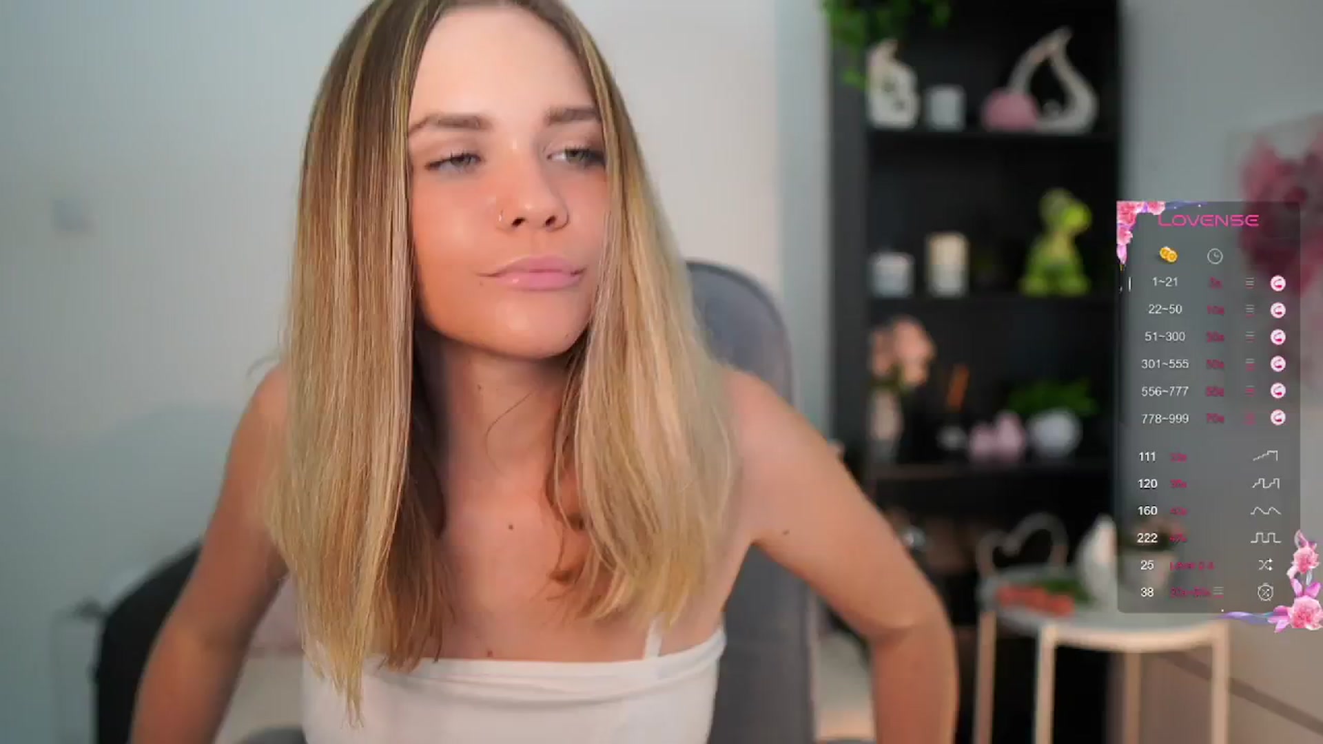 Gallery image thumbnail from Skyla_Novea_'s myfreecams stream on, 06/18/2024, 18:57 image 1 of 20