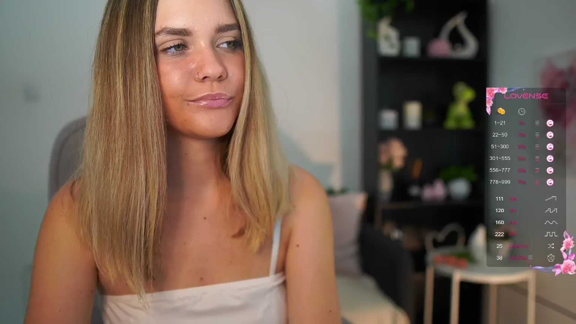Gallery image thumbnail from Skyla_Novea_'s myfreecams stream on, 06/18/2024, 18:57 image 3 of 20
