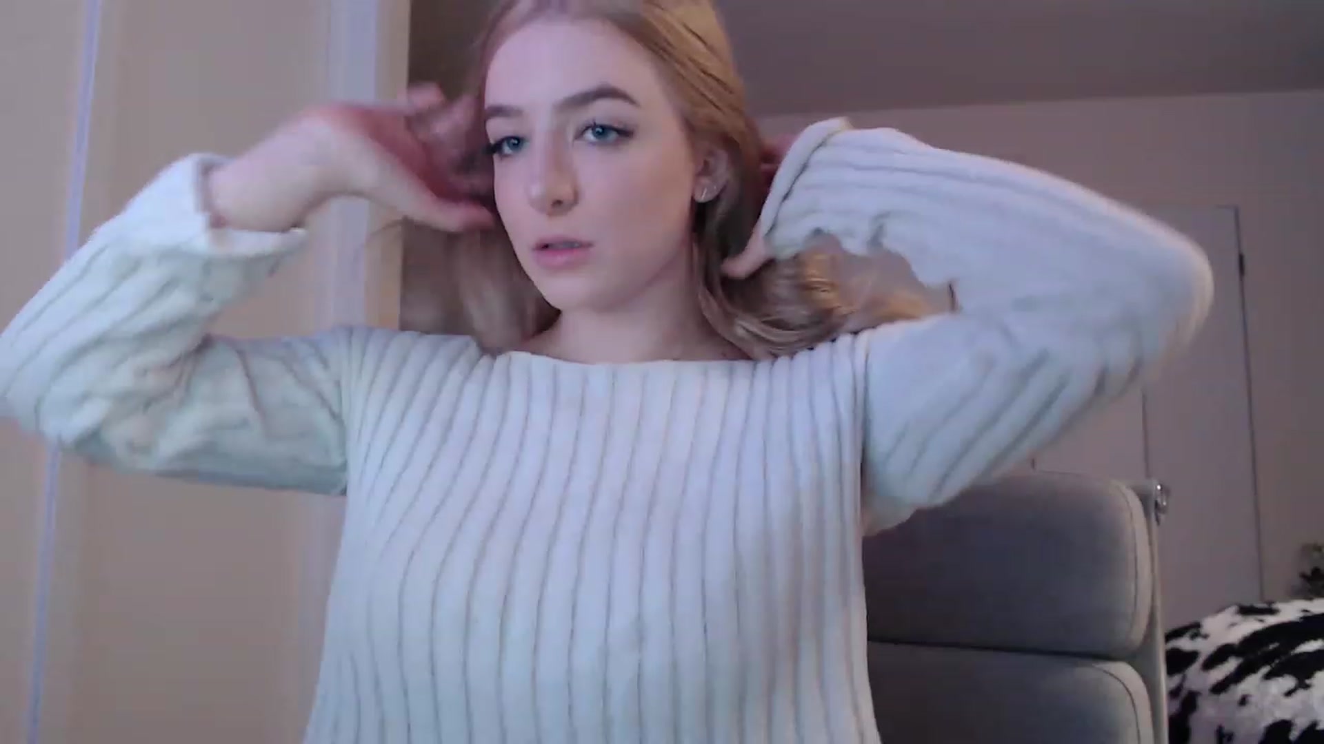 Gallery image thumbnail from SkylarSays's myfreecams stream on, 11/18/2022, 04:53 image 17 of 20