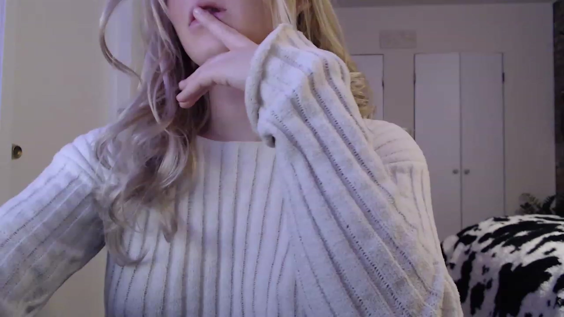 Gallery image thumbnail from SkylarSays's myfreecams stream on, 11/18/2022, 04:53 image 7 of 20