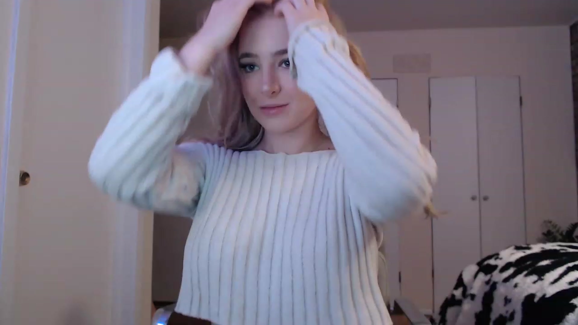 Gallery image thumbnail from SkylarSays's myfreecams stream on, 11/18/2022, 04:53 image 12 of 20