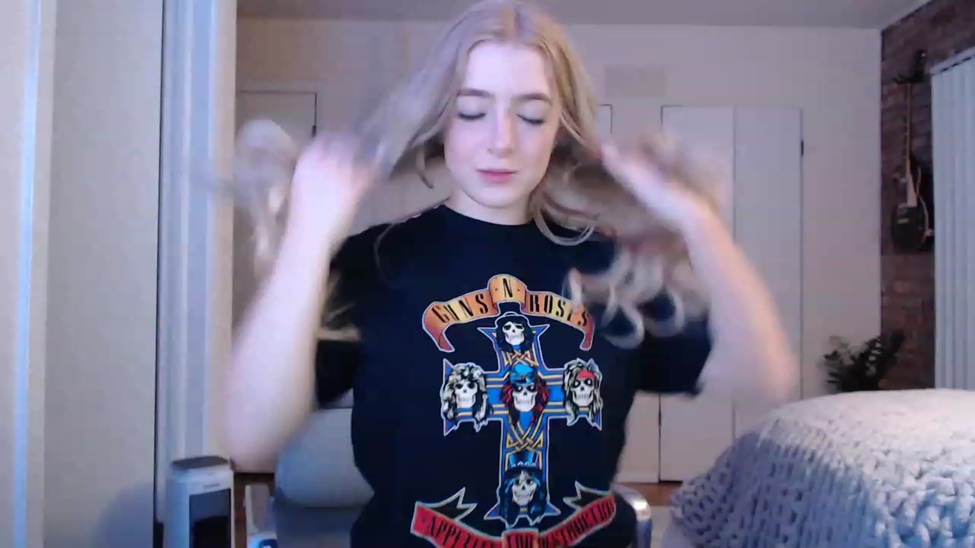 Gallery image thumbnail from SkylarSays's myfreecams stream on, 11/22/2022, 07:46 image 3 of 20