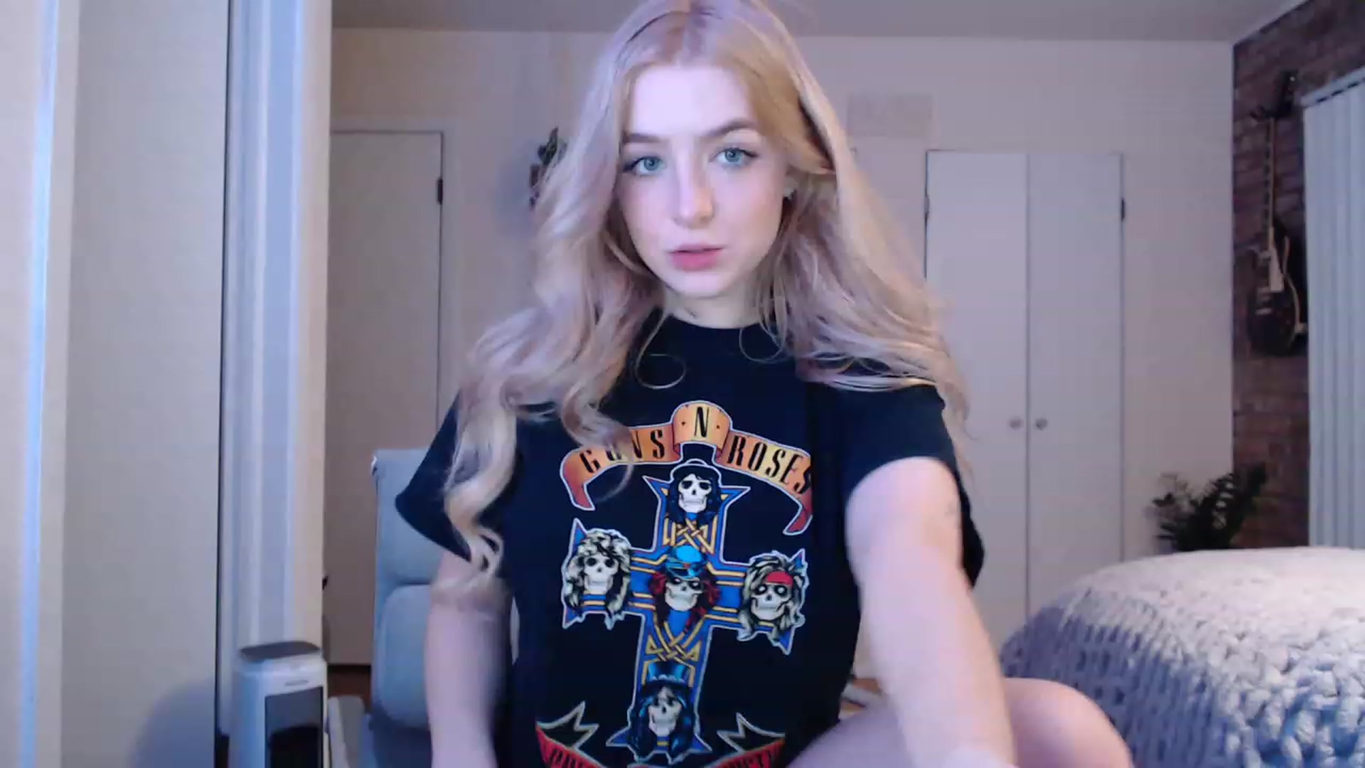 Gallery image thumbnail from SkylarSays's myfreecams stream on, 11/22/2022, 07:46 image 14 of 20