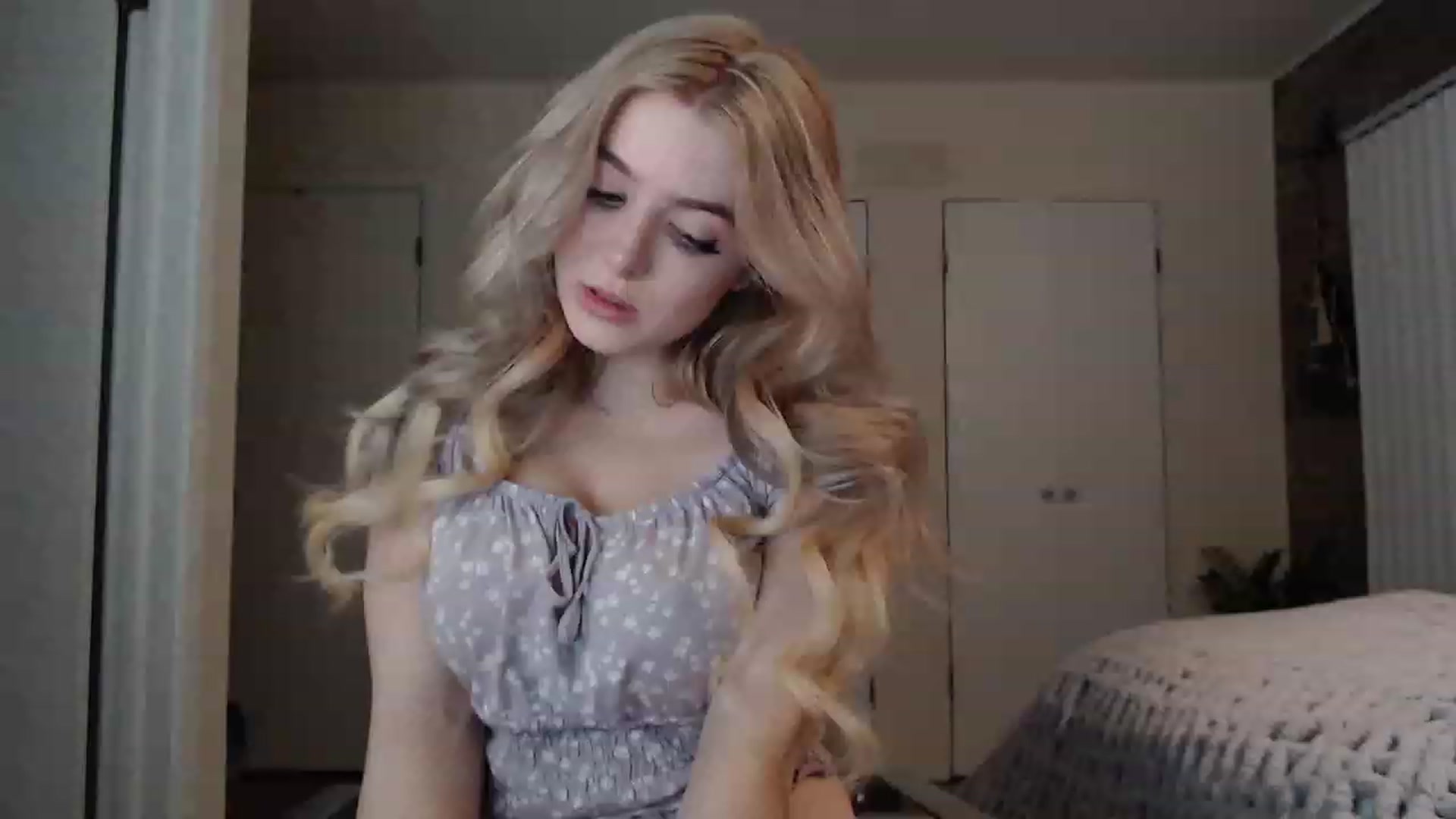 Gallery image thumbnail from SkylarSays's myfreecams stream on, 12/02/2022, 05:57 image 9 of 20