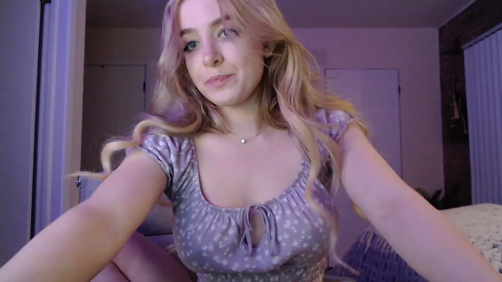 Gallery image thumbnail from SkylarSays's myfreecams stream on, 12/02/2022, 05:57 image 10 of 20