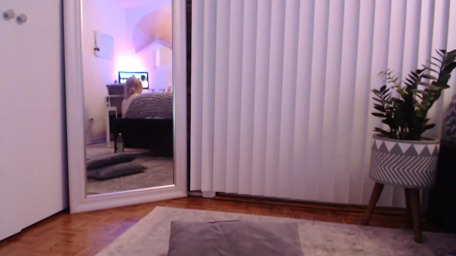Gallery image thumbnail from SkylarSays's myfreecams stream on, 12/07/2022, 05:04 image 14 of 20