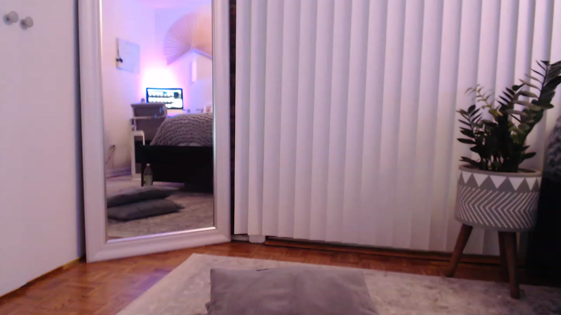 Gallery image thumbnail from SkylarSays's myfreecams stream on, 12/07/2022, 05:04 image 5 of 20
