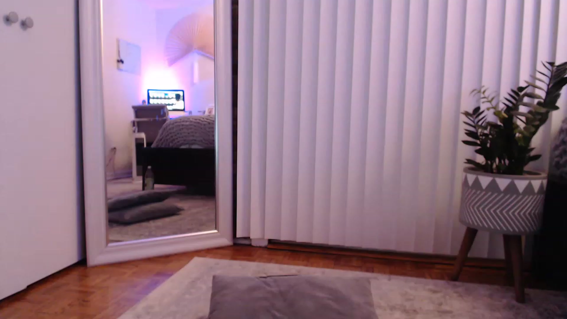 Gallery image thumbnail from SkylarSays's myfreecams stream on, 12/07/2022, 05:04 image 15 of 20