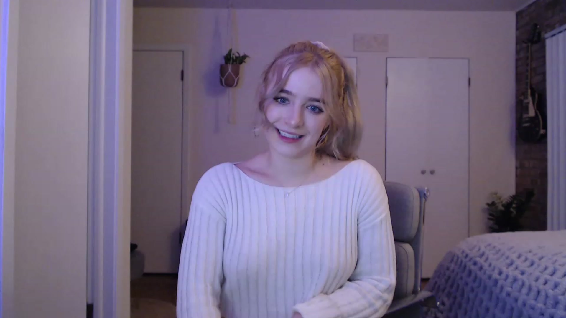Gallery image thumbnail from SkylarSays's myfreecams stream on, 12/07/2022, 05:47 image 17 of 20