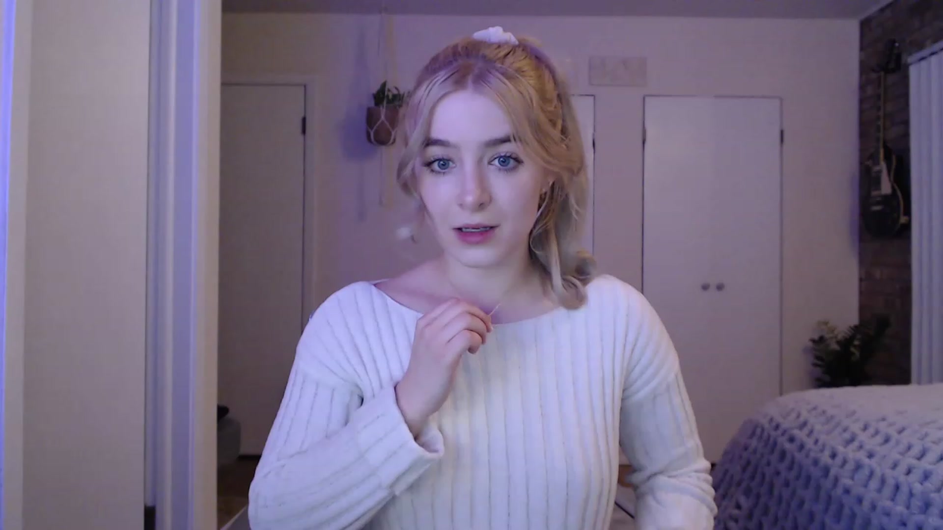 Gallery image thumbnail from SkylarSays's myfreecams stream on, 12/07/2022, 05:47 image 15 of 20
