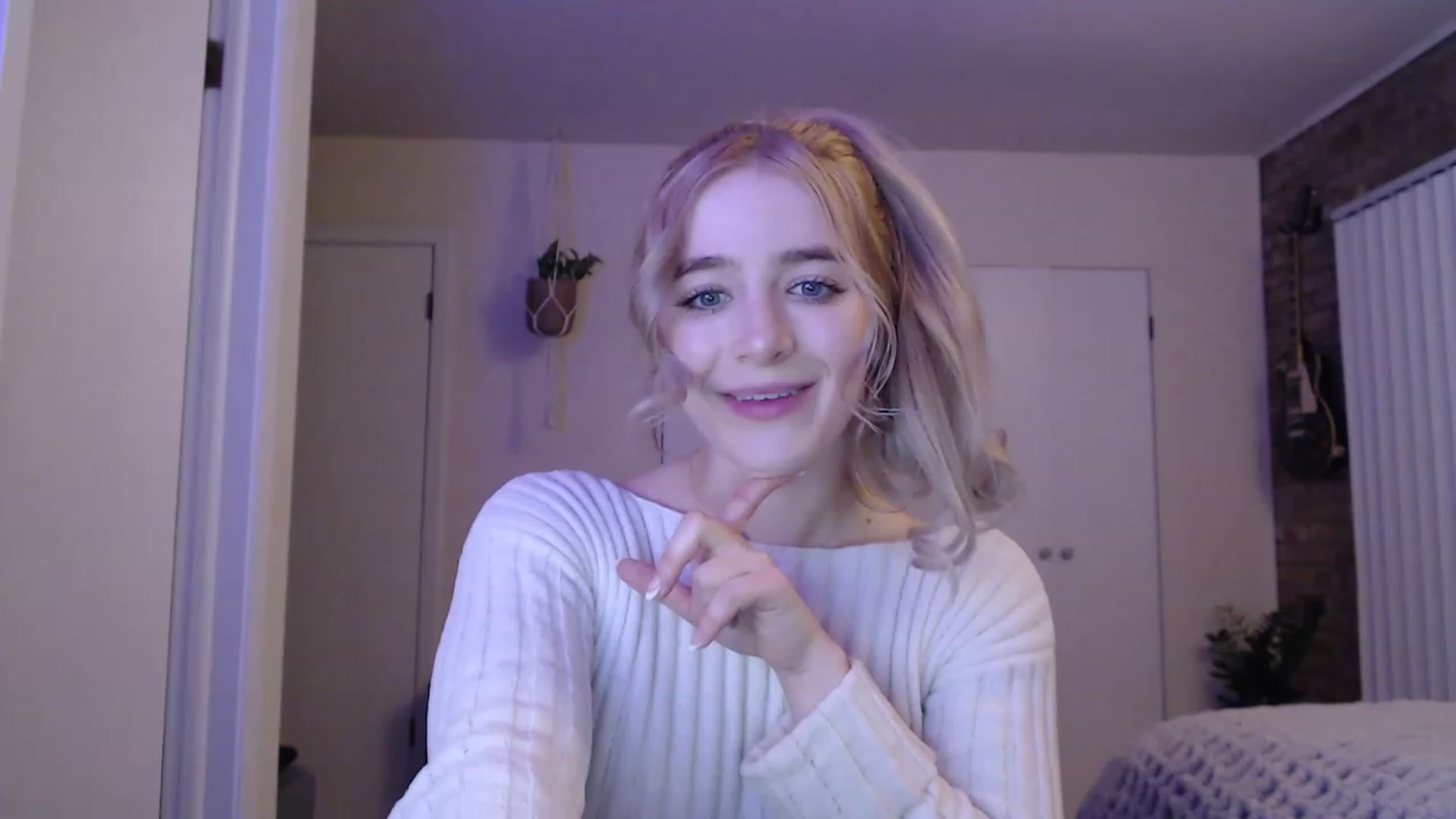 Gallery image thumbnail from SkylarSays's myfreecams stream on, 12/07/2022, 05:47 image 19 of 20